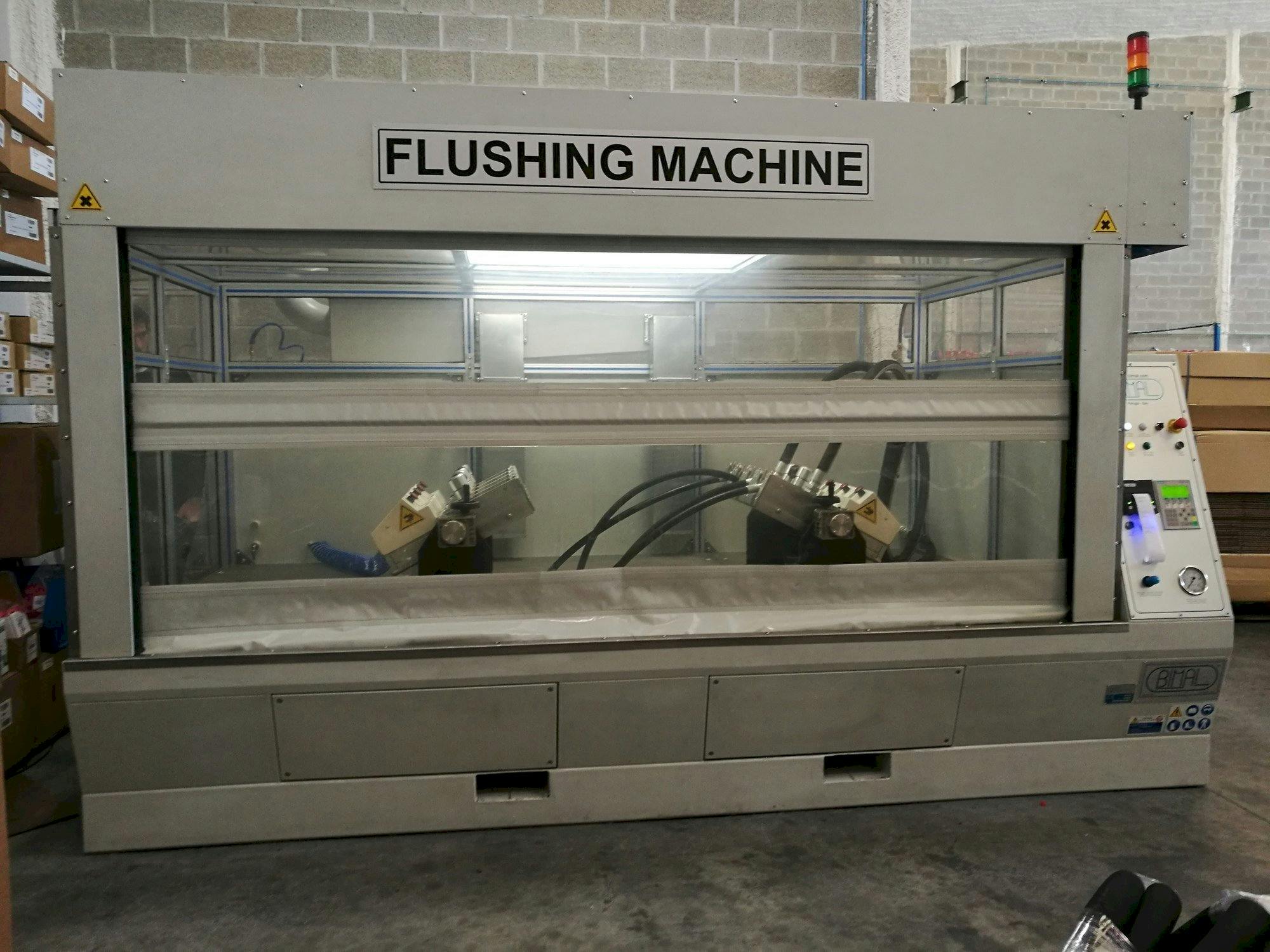 Widok z przodu maszyny BIMAL Flush 4