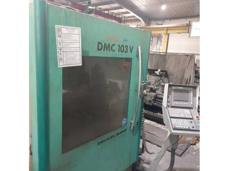 Widok z przodu maszyny DECKEL MAHO DMC 103V