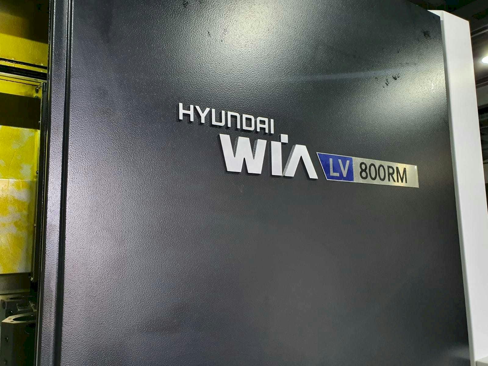 Widok z przodu maszyny Hyundai Wia LV800RM
