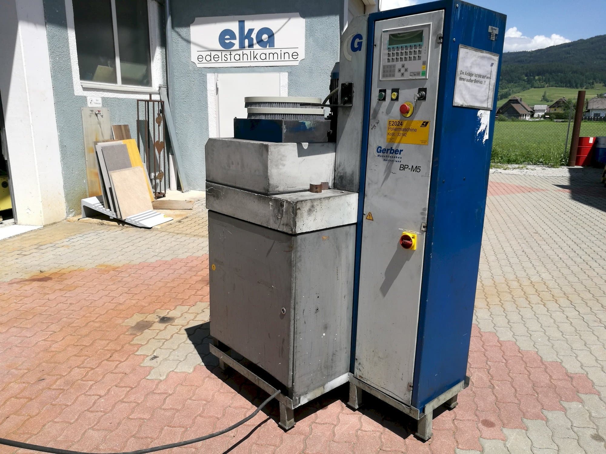 Widok z przodu maszyny Gerber BP-M5