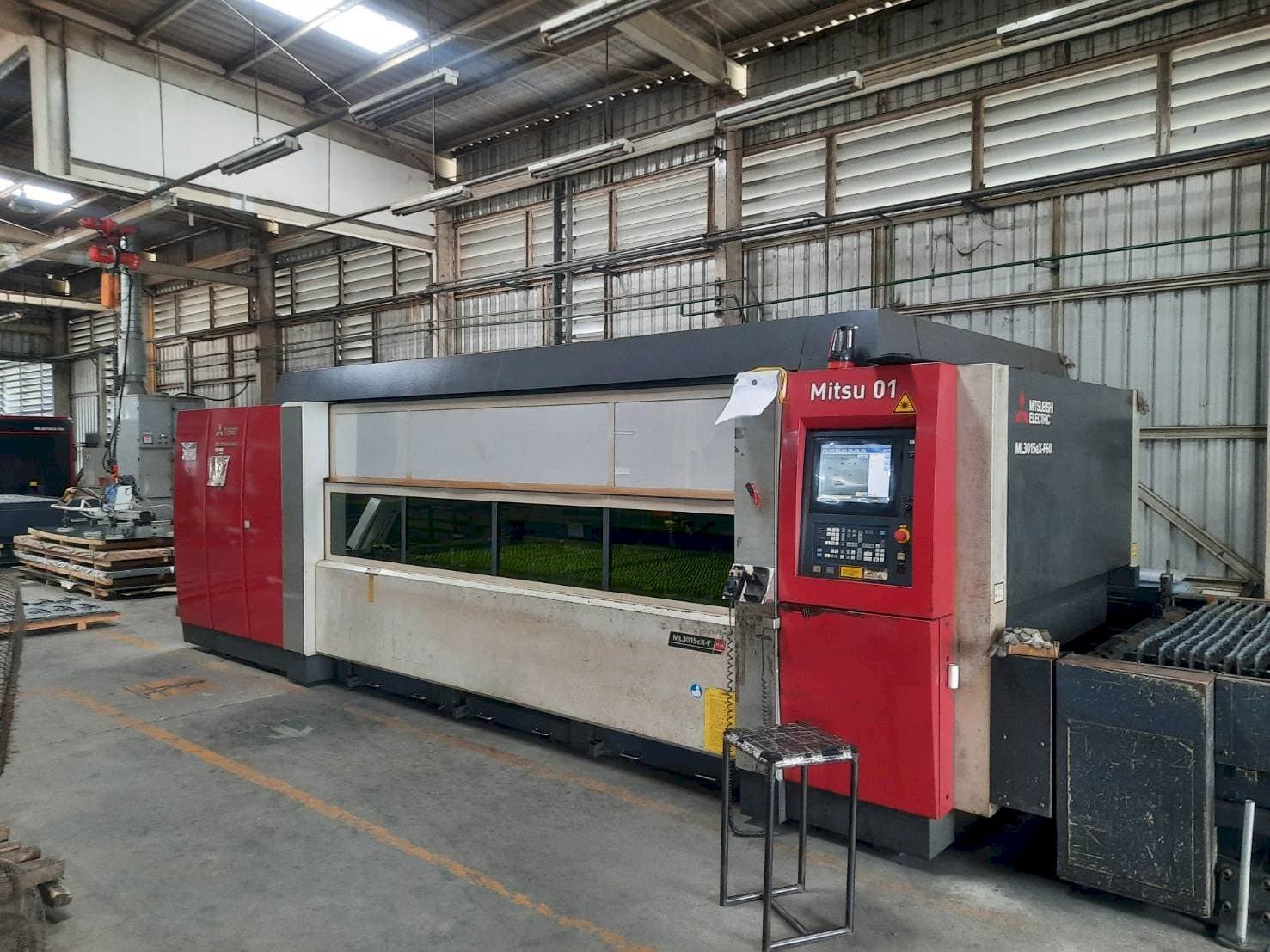 Widok z przodu maszyny Mitsubishi ML3015eX F60