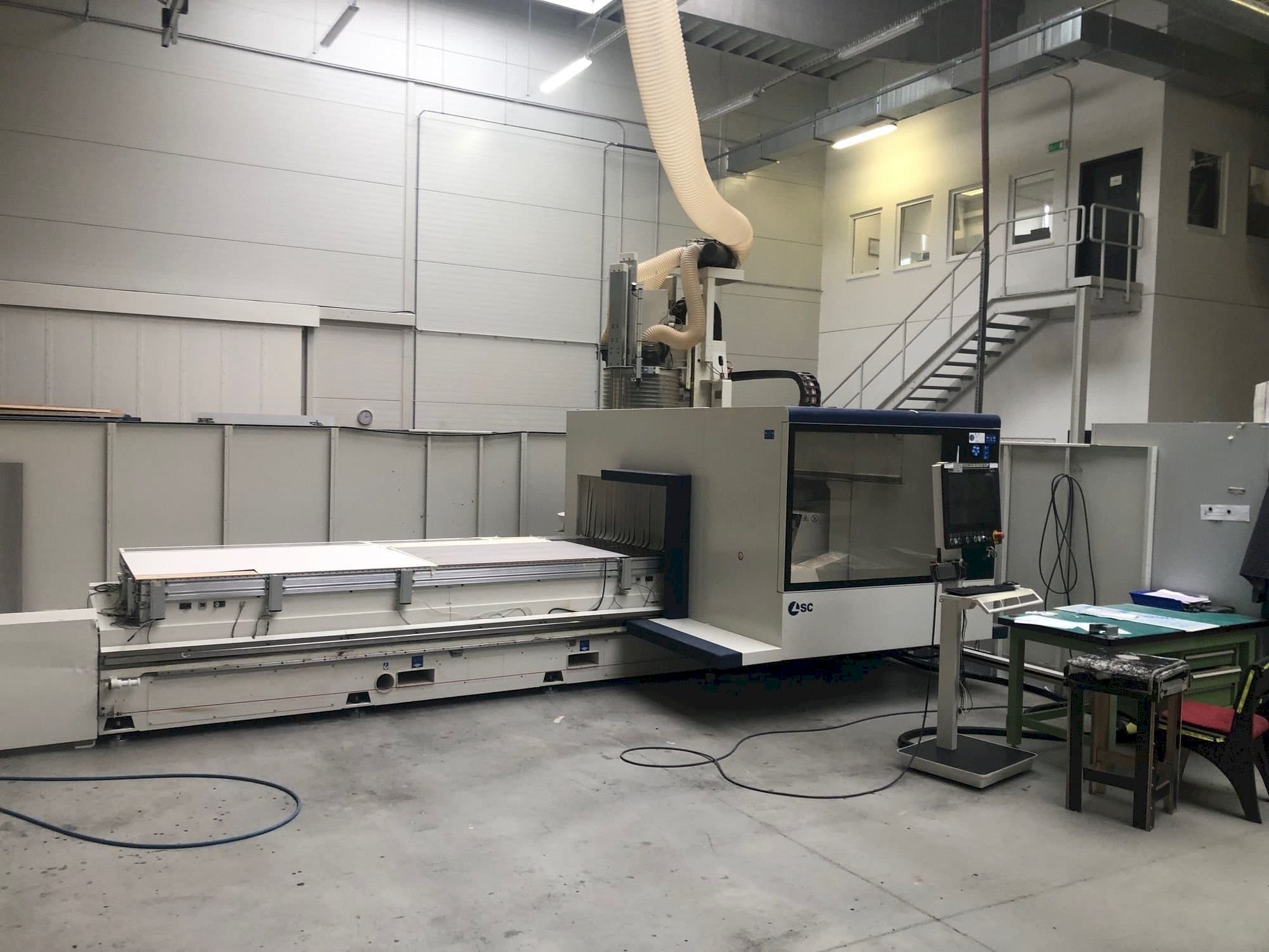 Widok z przodu maszyny SCM ACCORD 50 FX-M