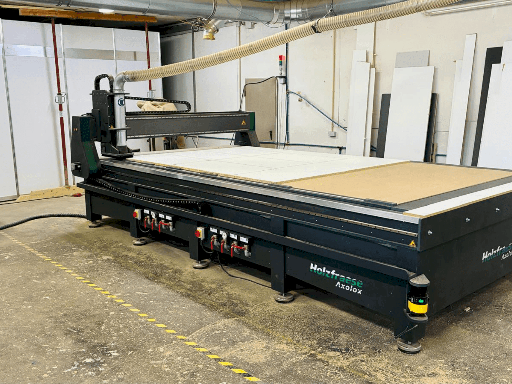 Widok z przodu maszyny GEWEMA AXOLOX 4021