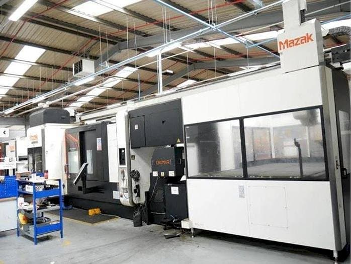 Widok z przodu maszyny Mazak INTEGREX i-400 ST
