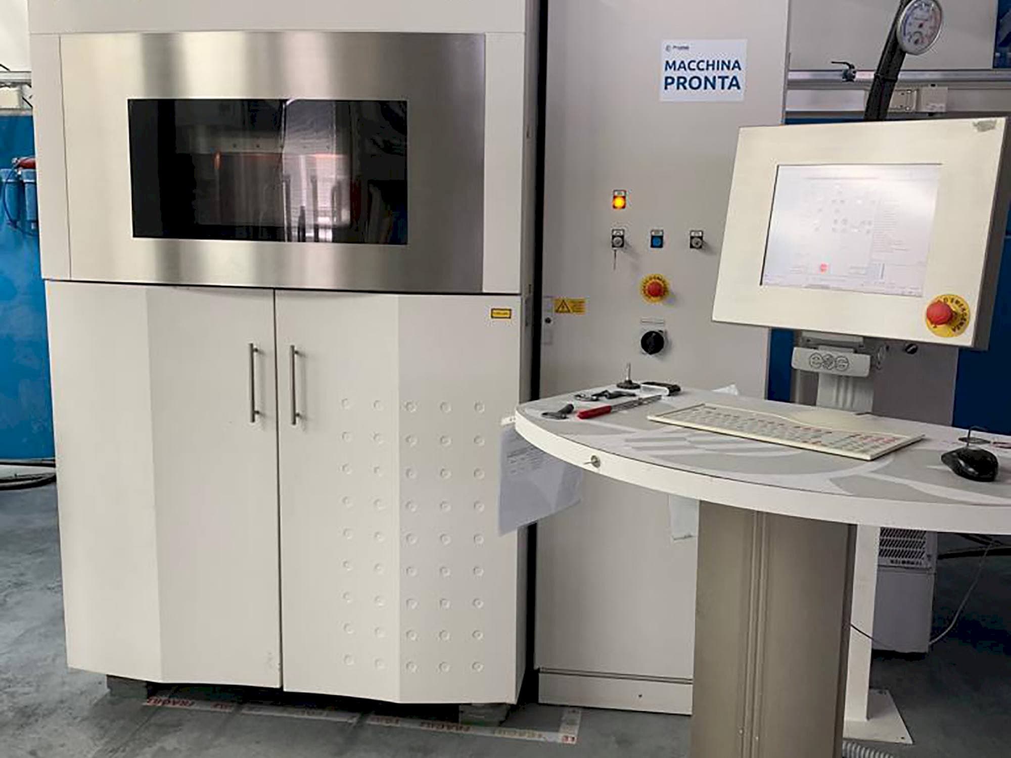 Widok z przodu maszyny EOS Eosint P395