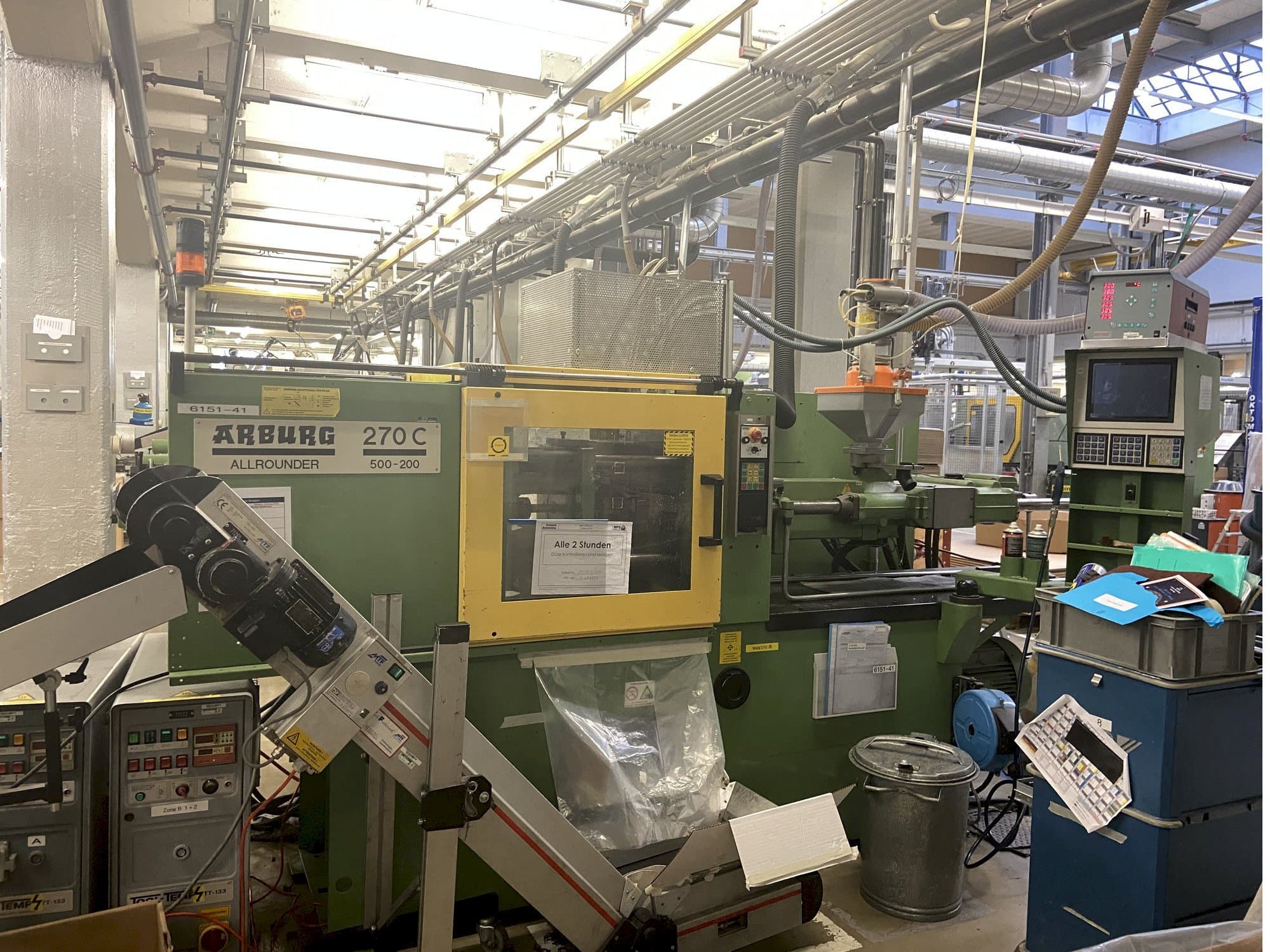 Widok z przodu maszyny Arburg ALLROUNDER 270 C 500 - 200