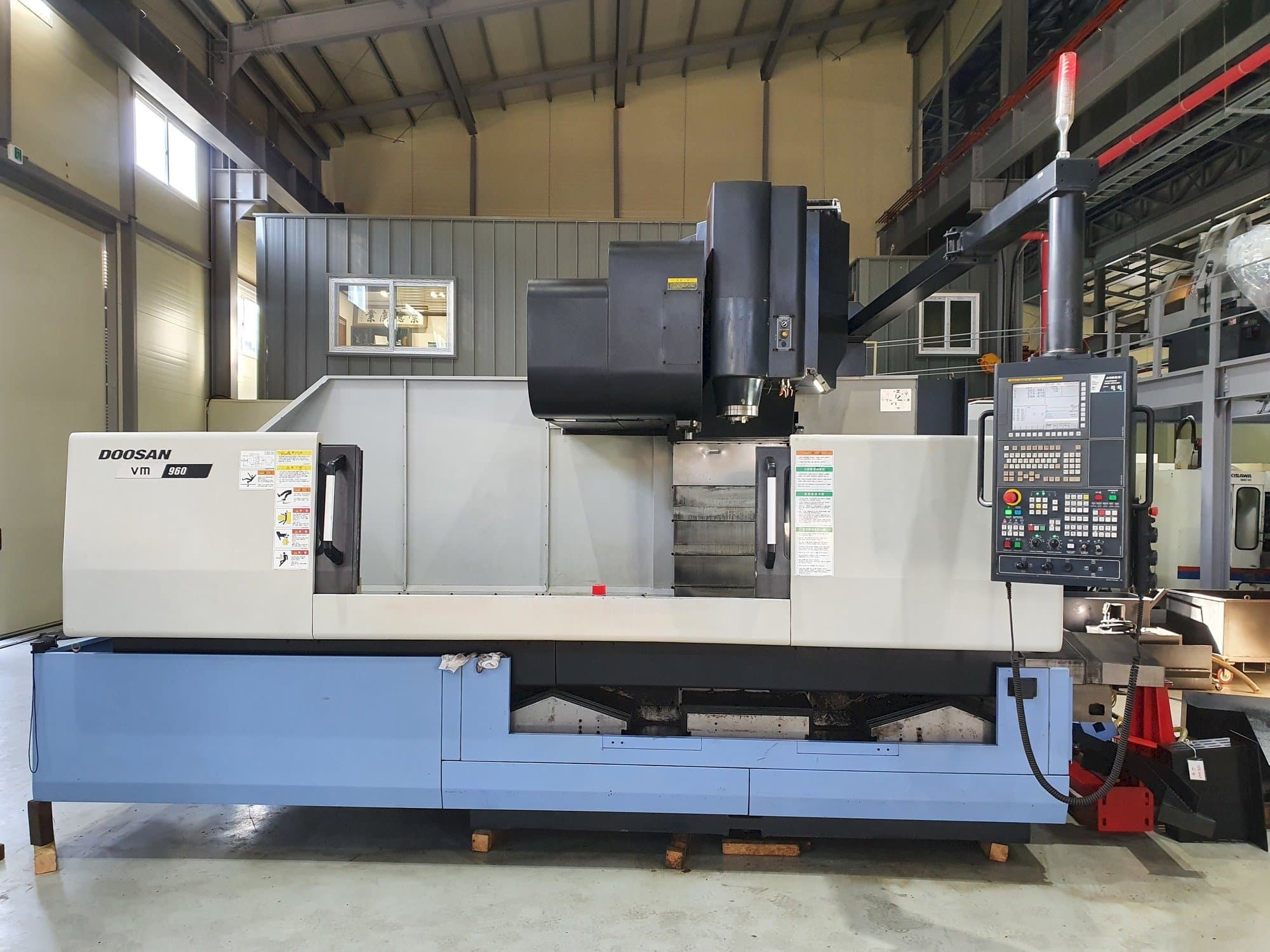 Widok z przodu maszyny Doosan VM 960