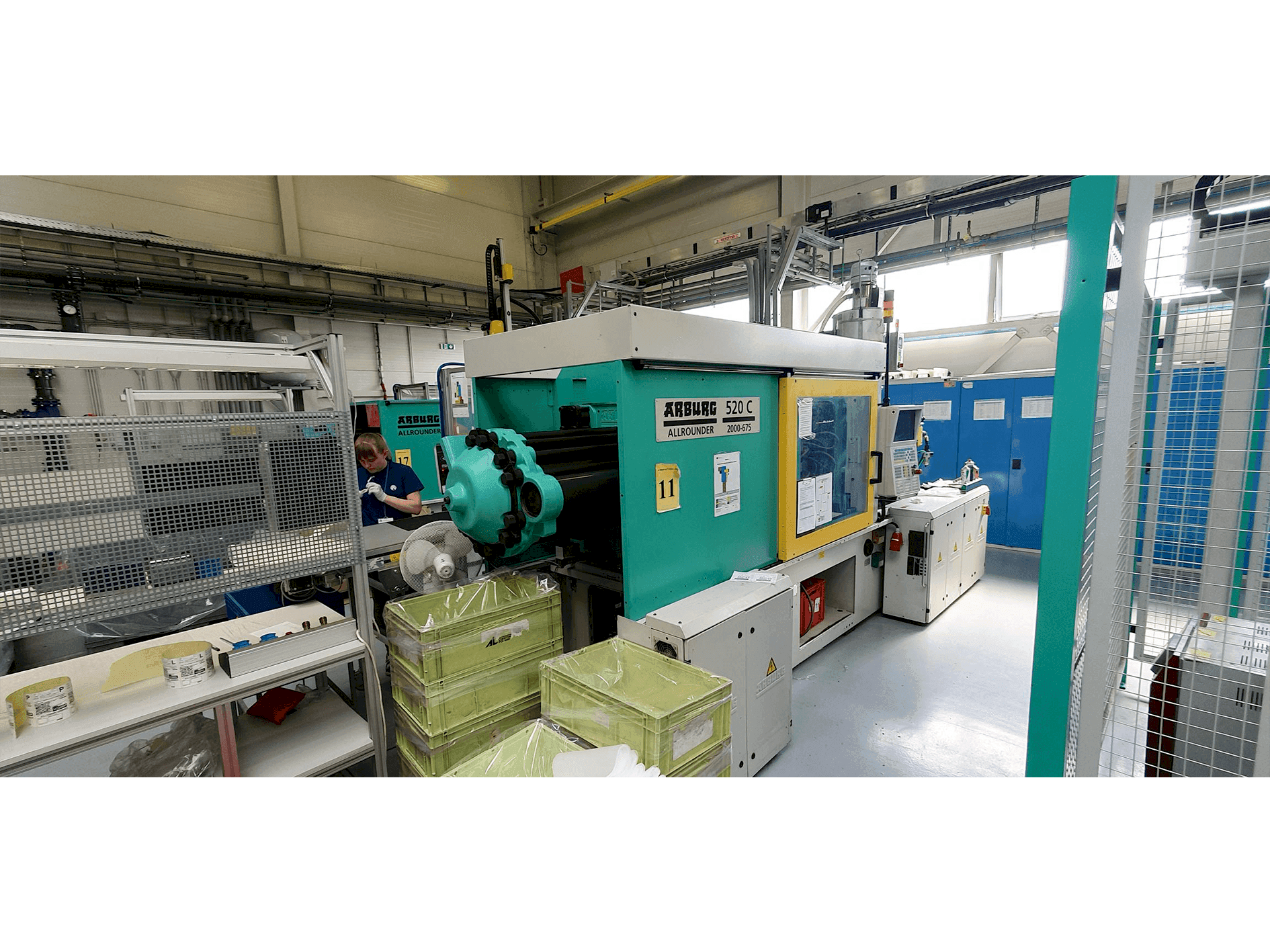 Widok z przodu maszyny Arburg Allrounder 520 C 2000-675