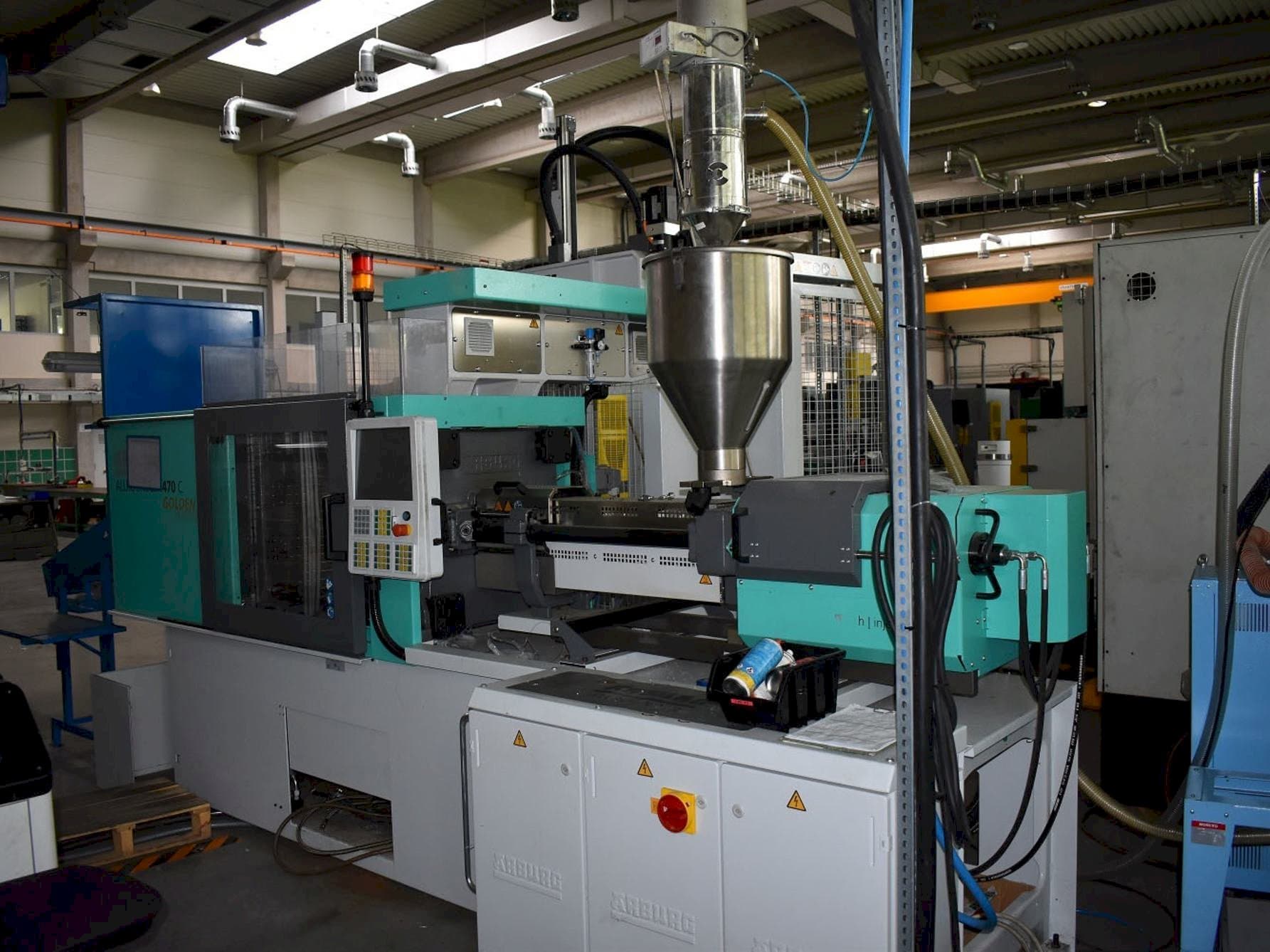 Widok z przodu maszyny Arburg ALLROUNDER 470 C 1500 - 400