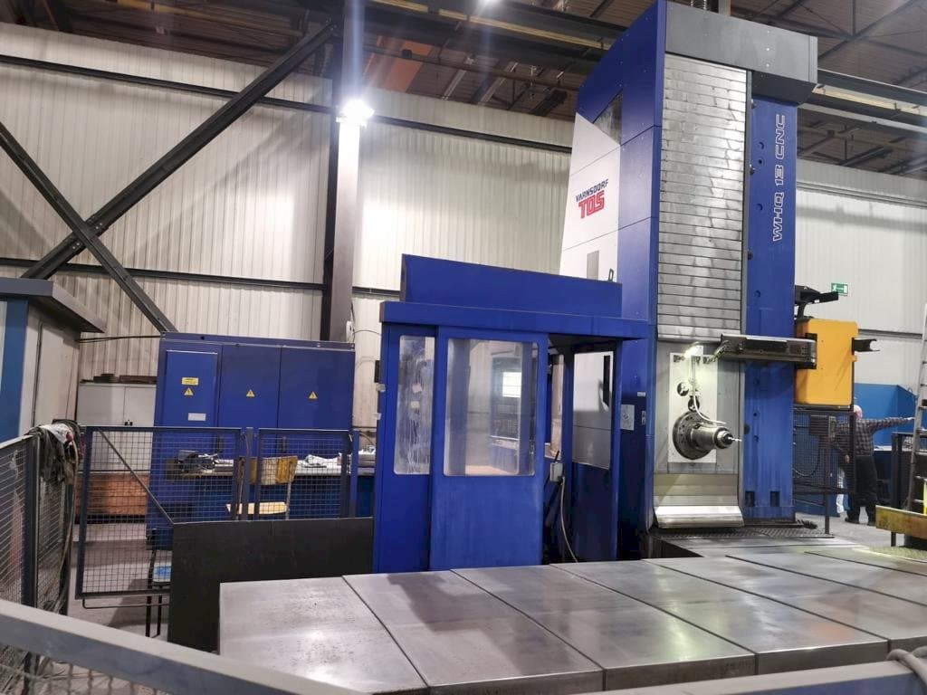 Widok z przodu maszyny TOS VARNSDORF WHQ 13 CNC