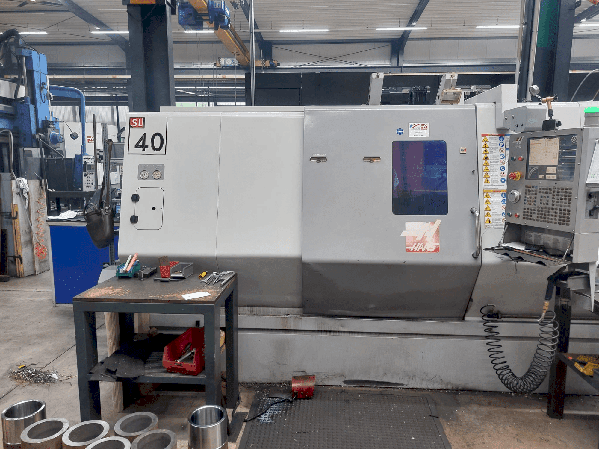 Widok z przodu maszyny HAAS SL-40