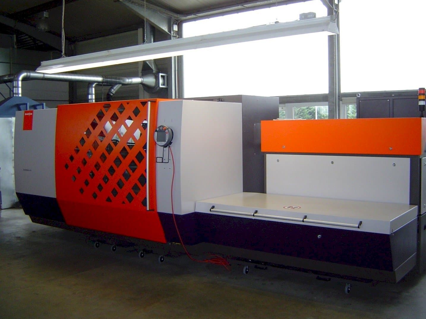 Widok z przodu maszyny Bystronic ByVention 3015