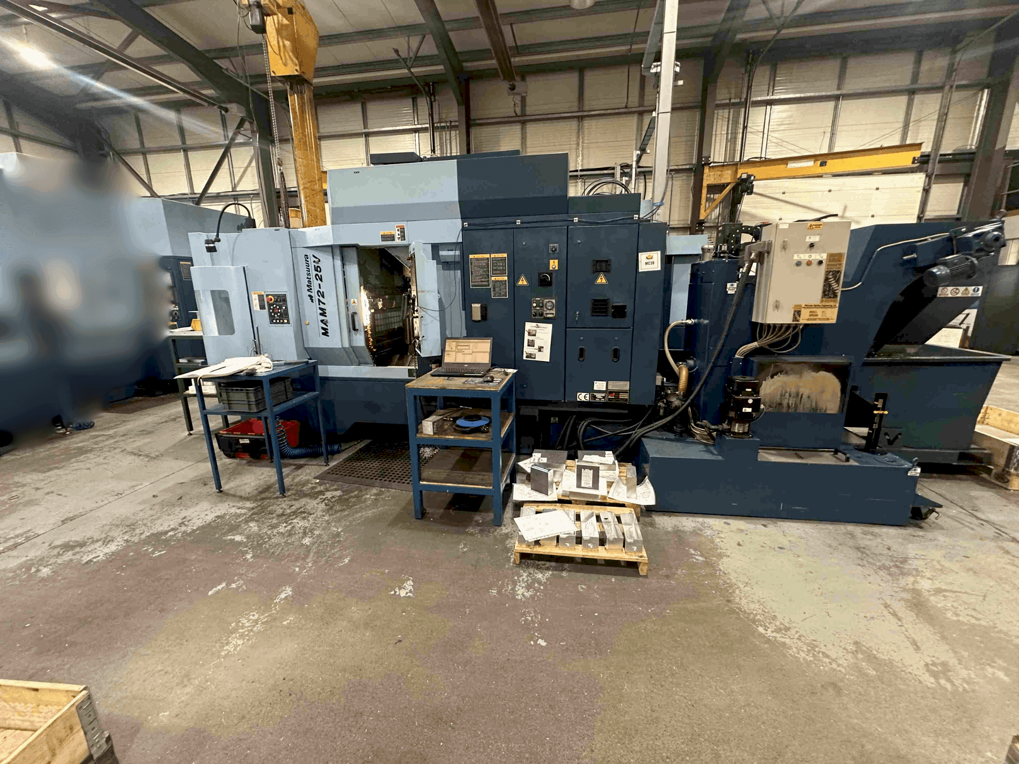 Widok z przodu maszyny Matsuura MAM72-25V