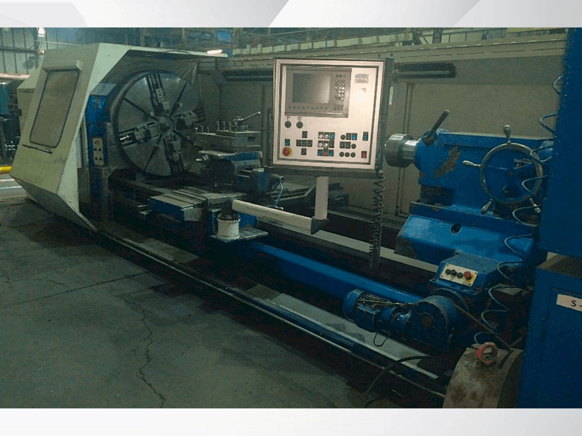 Widok z przodu maszyny SKODA SRM 125 CNC