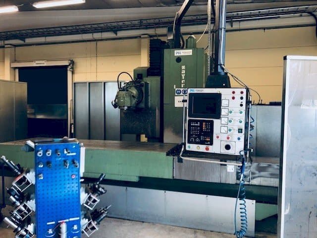 Widok z przodu maszyny Zayer KF 3000