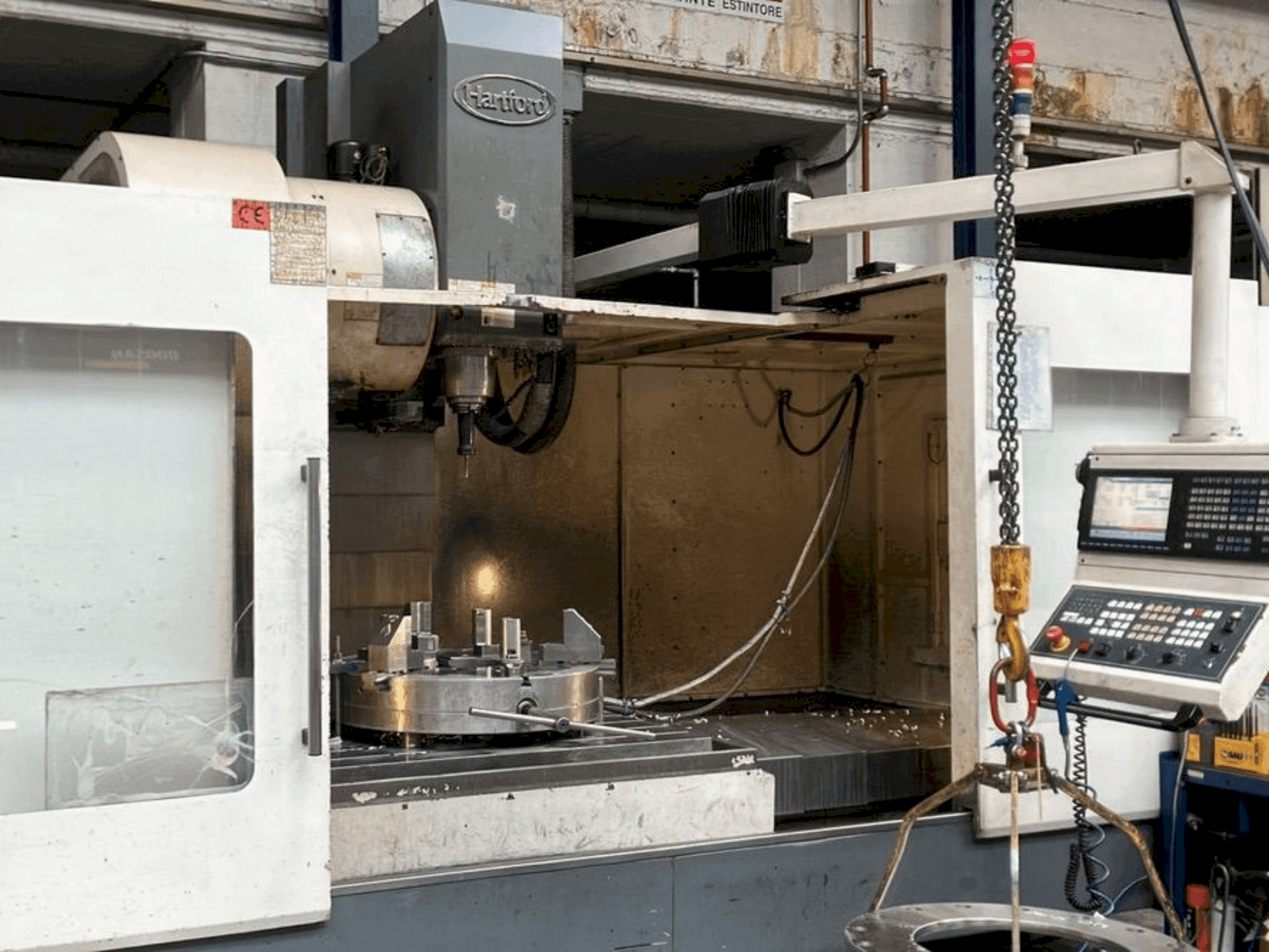 Widok z przodu maszyny HARTFORD HCMC 18