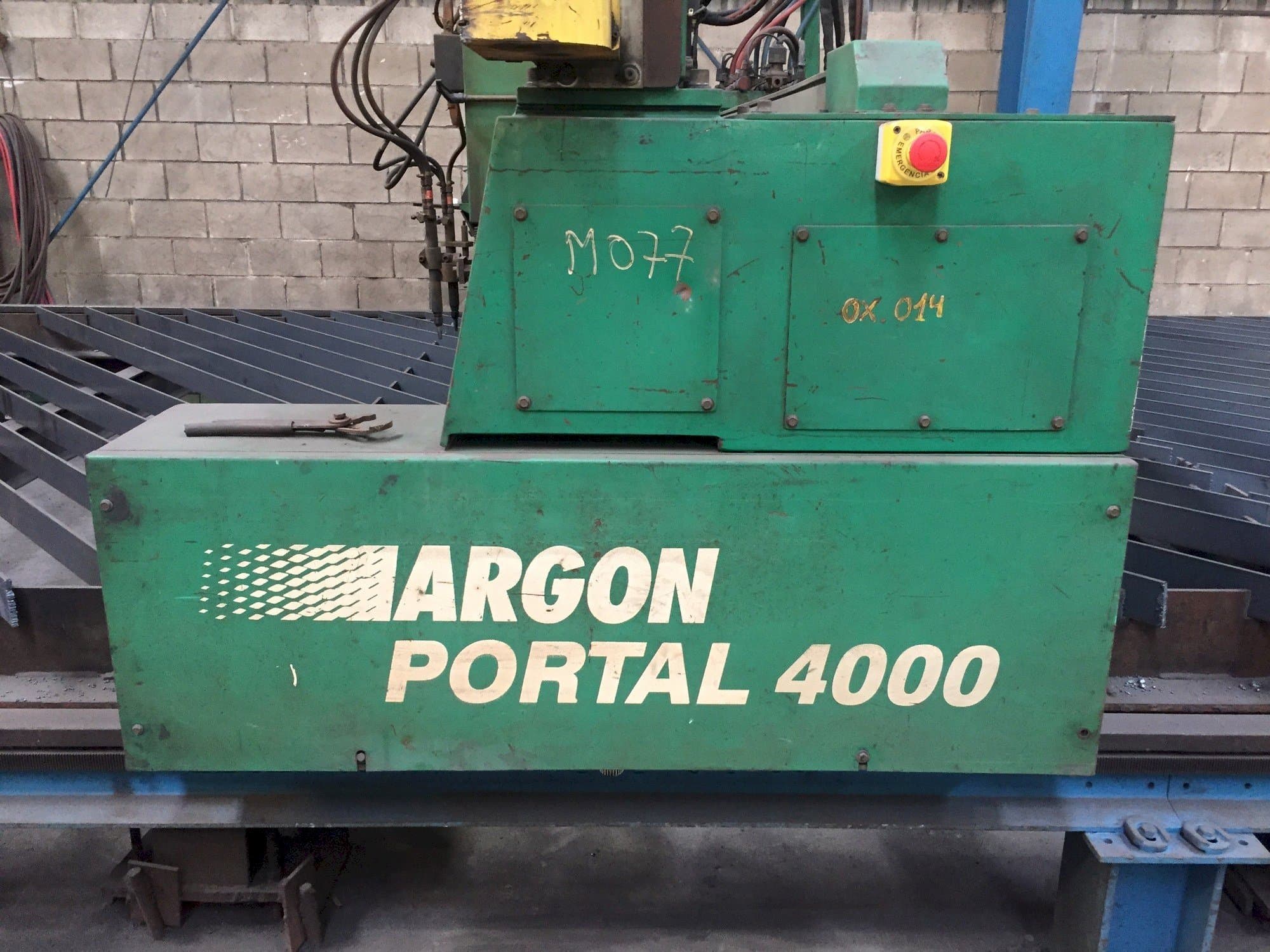 Widok z przodu maszyny ARGON PORTAL 4000