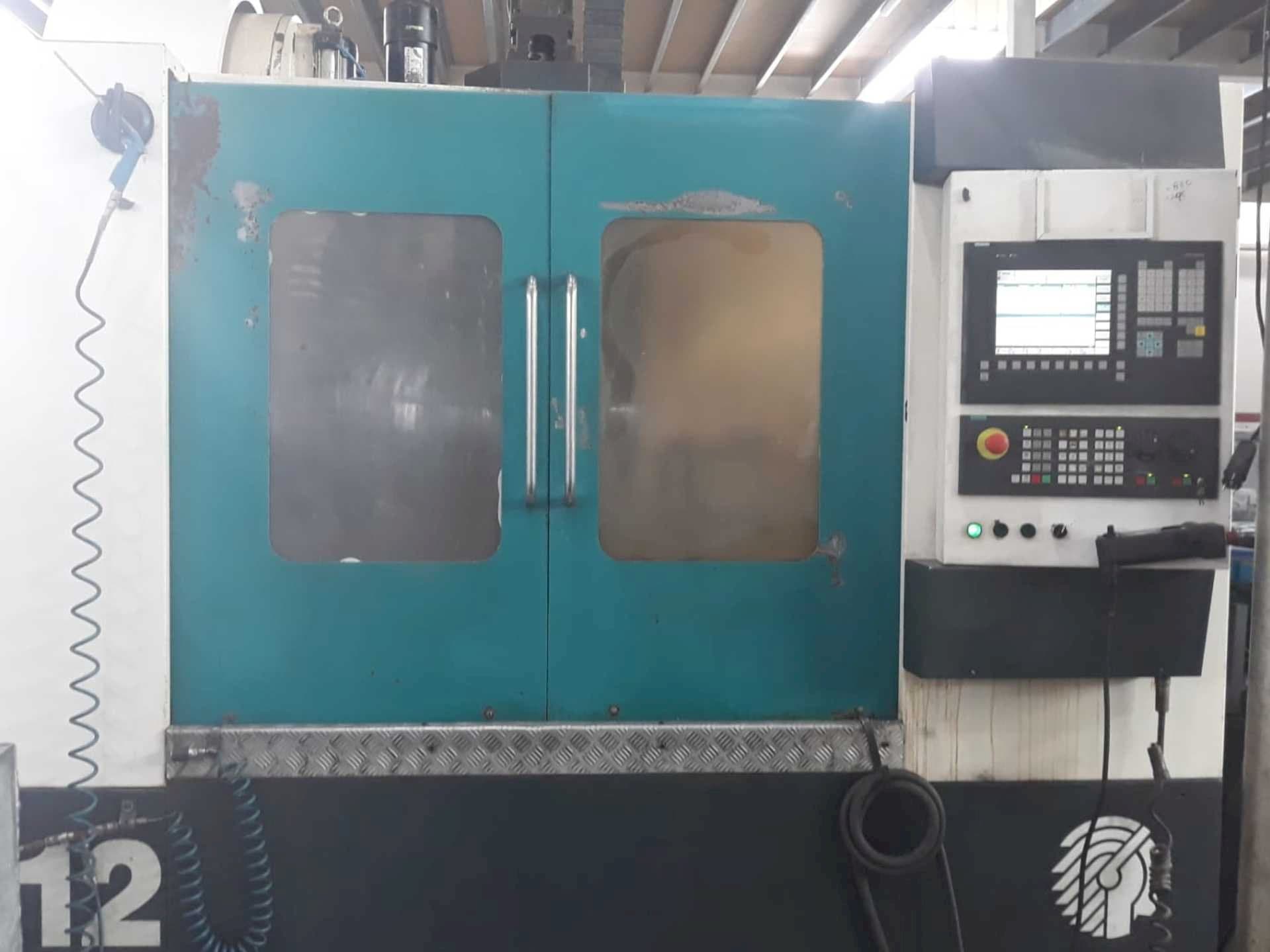 Widok z przodu maszyny Huron VX12