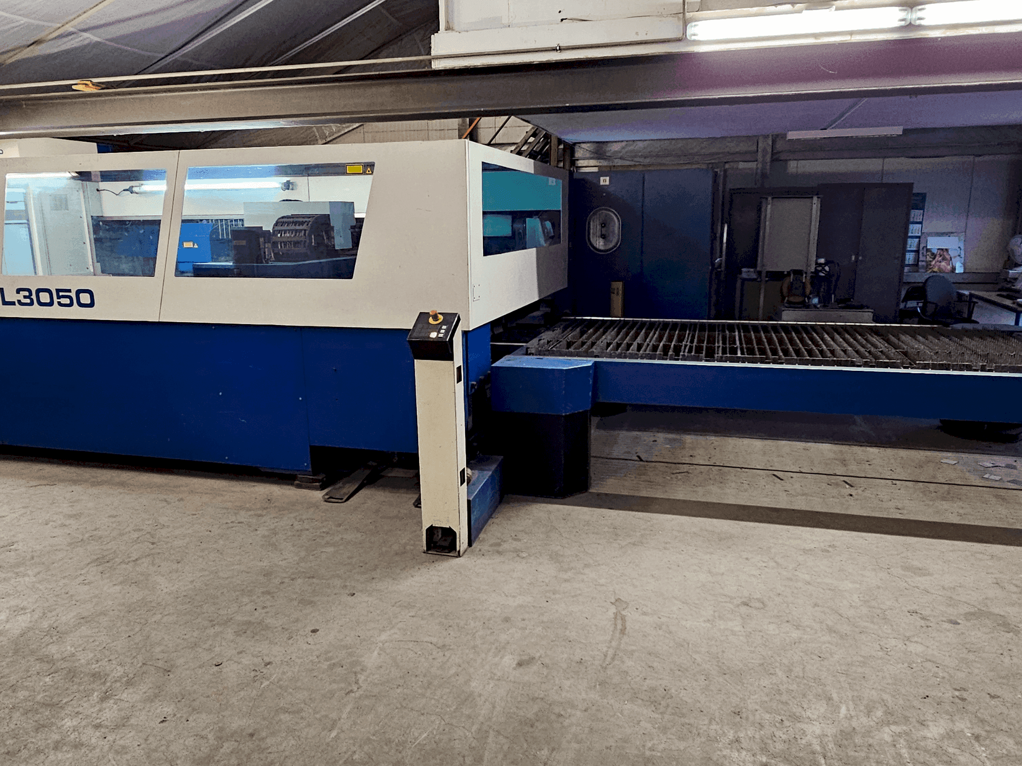 Widok z przodu maszyny TRUMPF L3050