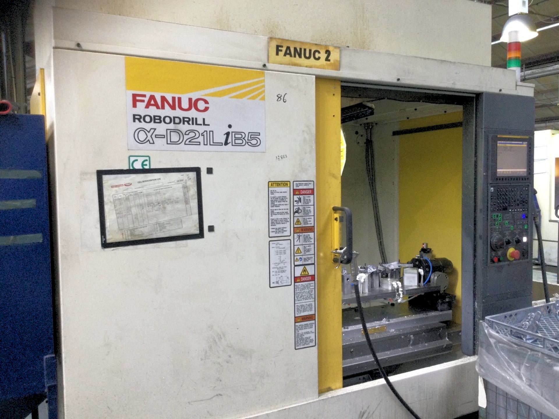 Widok z przodu maszyny FANUC Robodrill Alpha D21LiB5