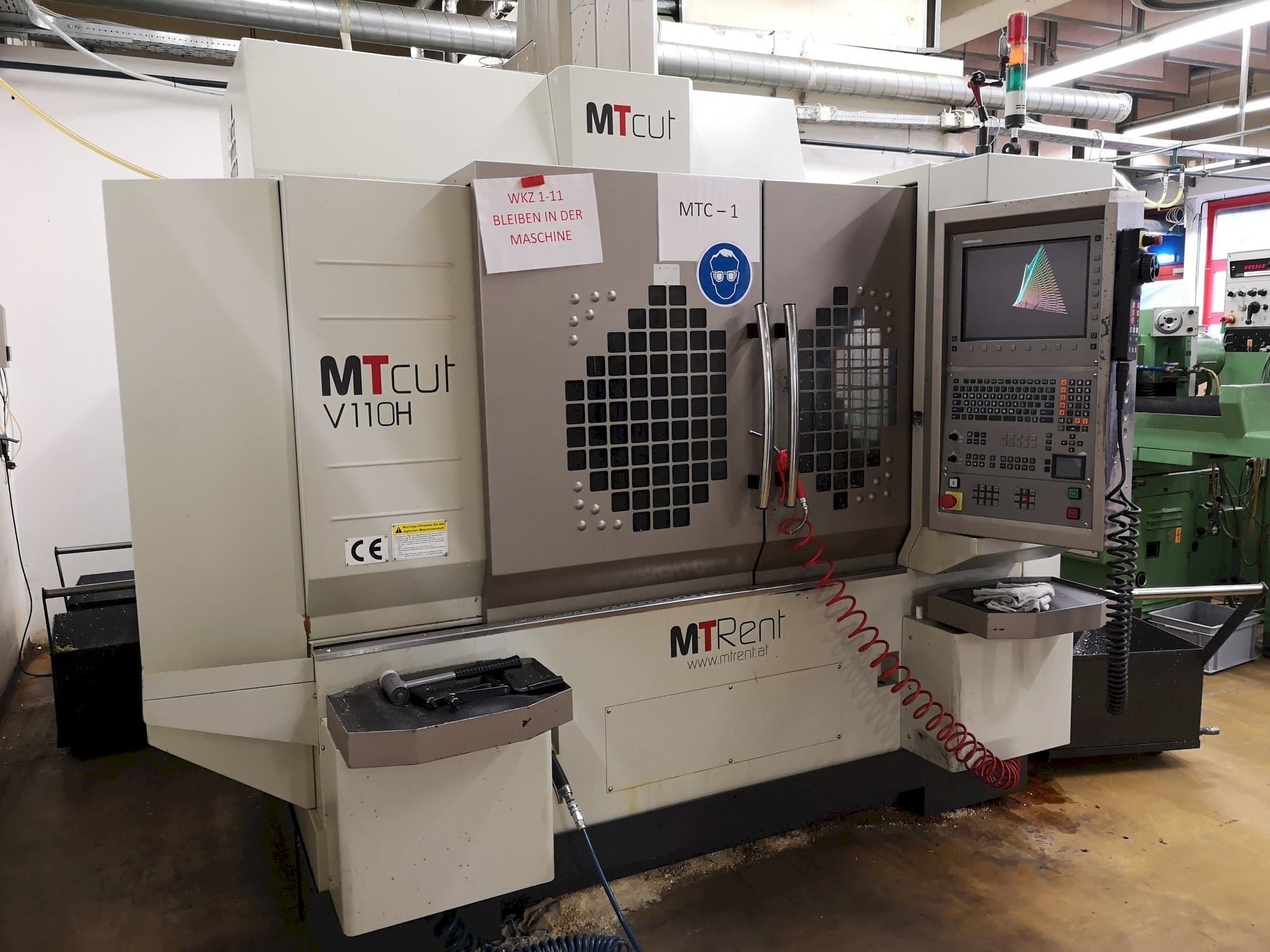 Widok z przodu maszyny MT Cut V110H