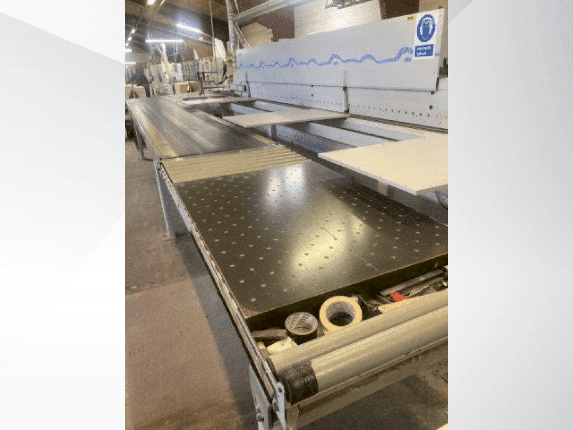 Widok z przodu maszyny BRANDT Ambition 1660 FGC