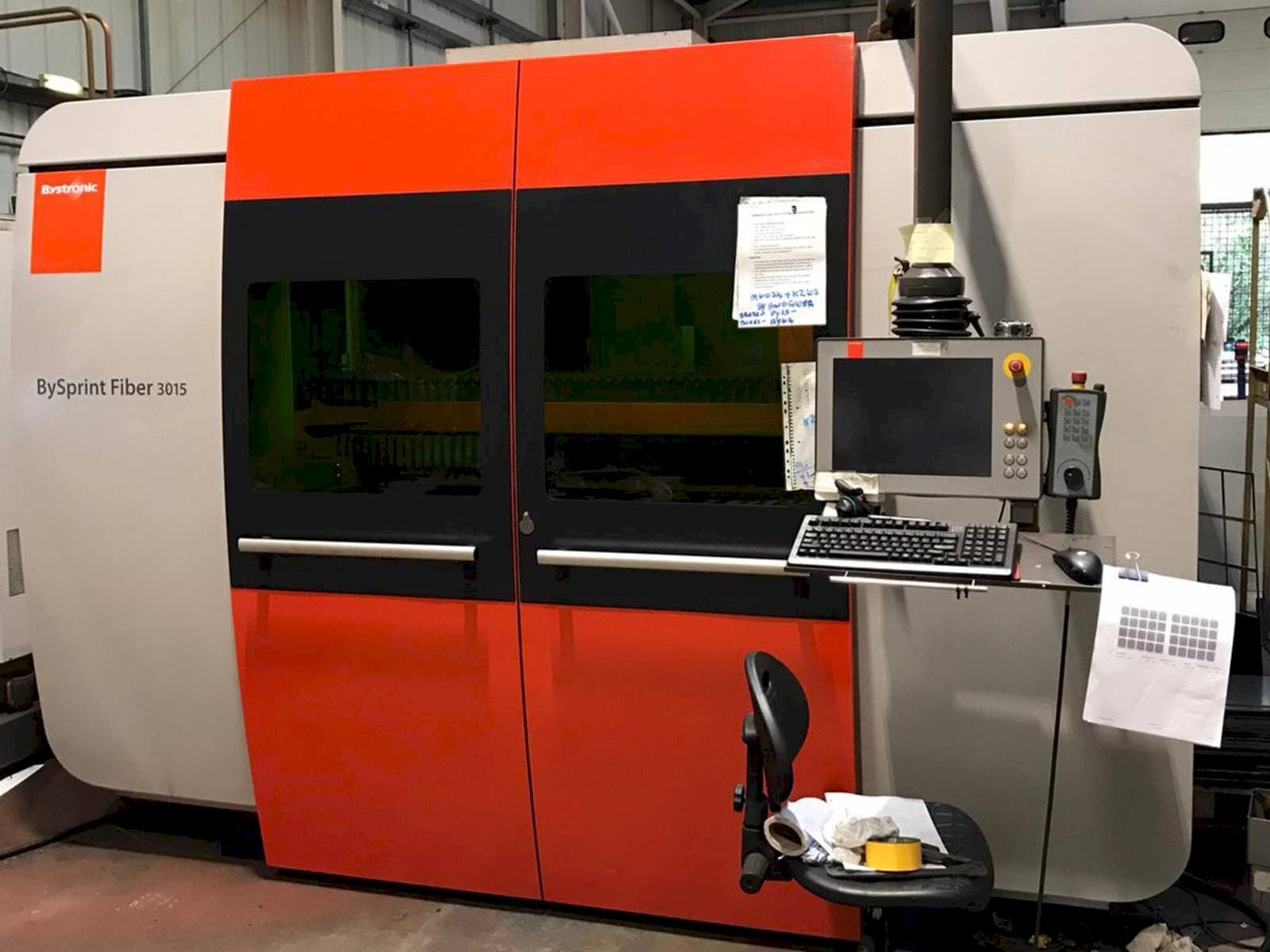 Widok z przodu maszyny Bystronic BySprint Fiber 3015