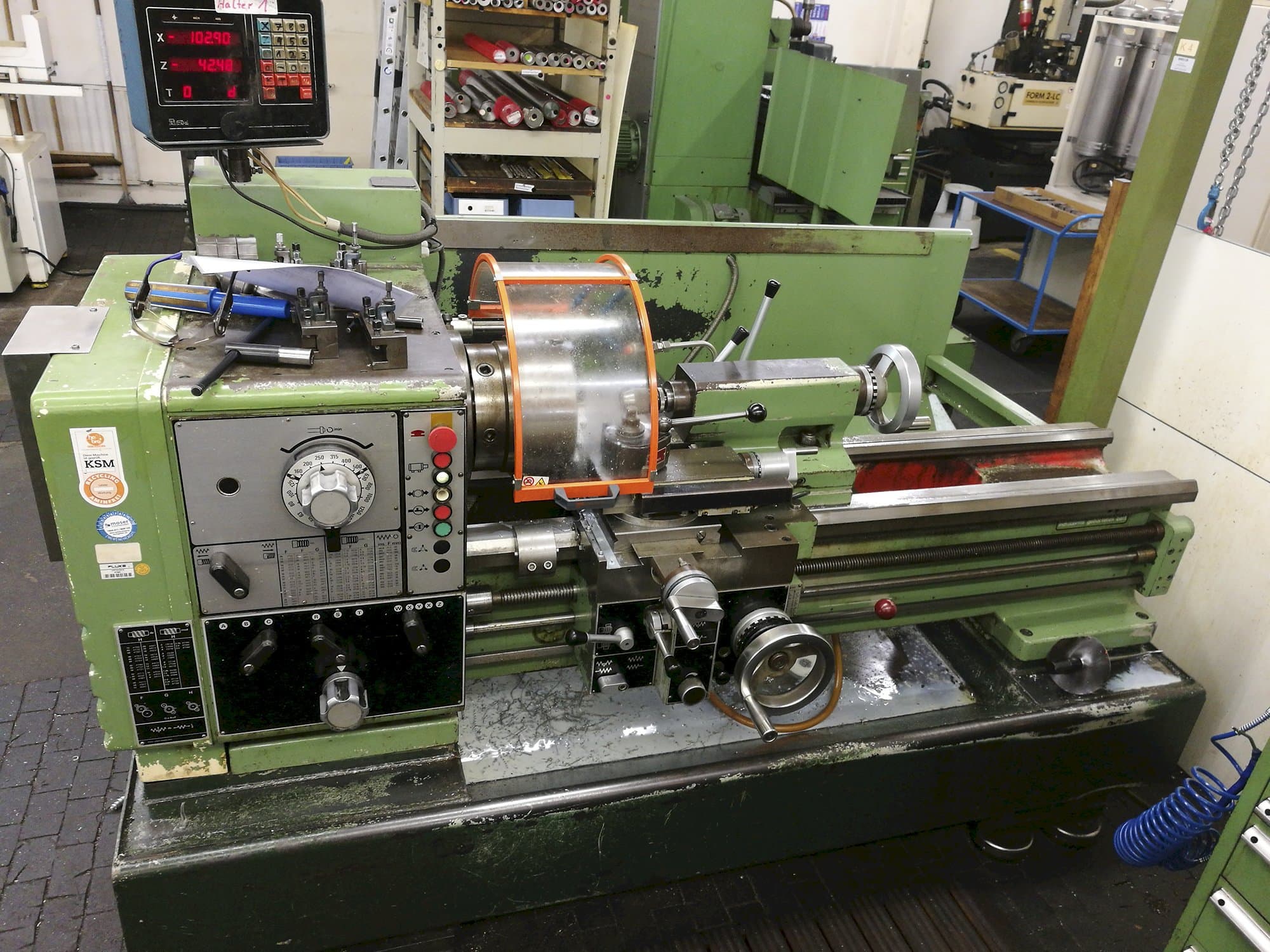 Widok z przodu maszyny Harrison M400