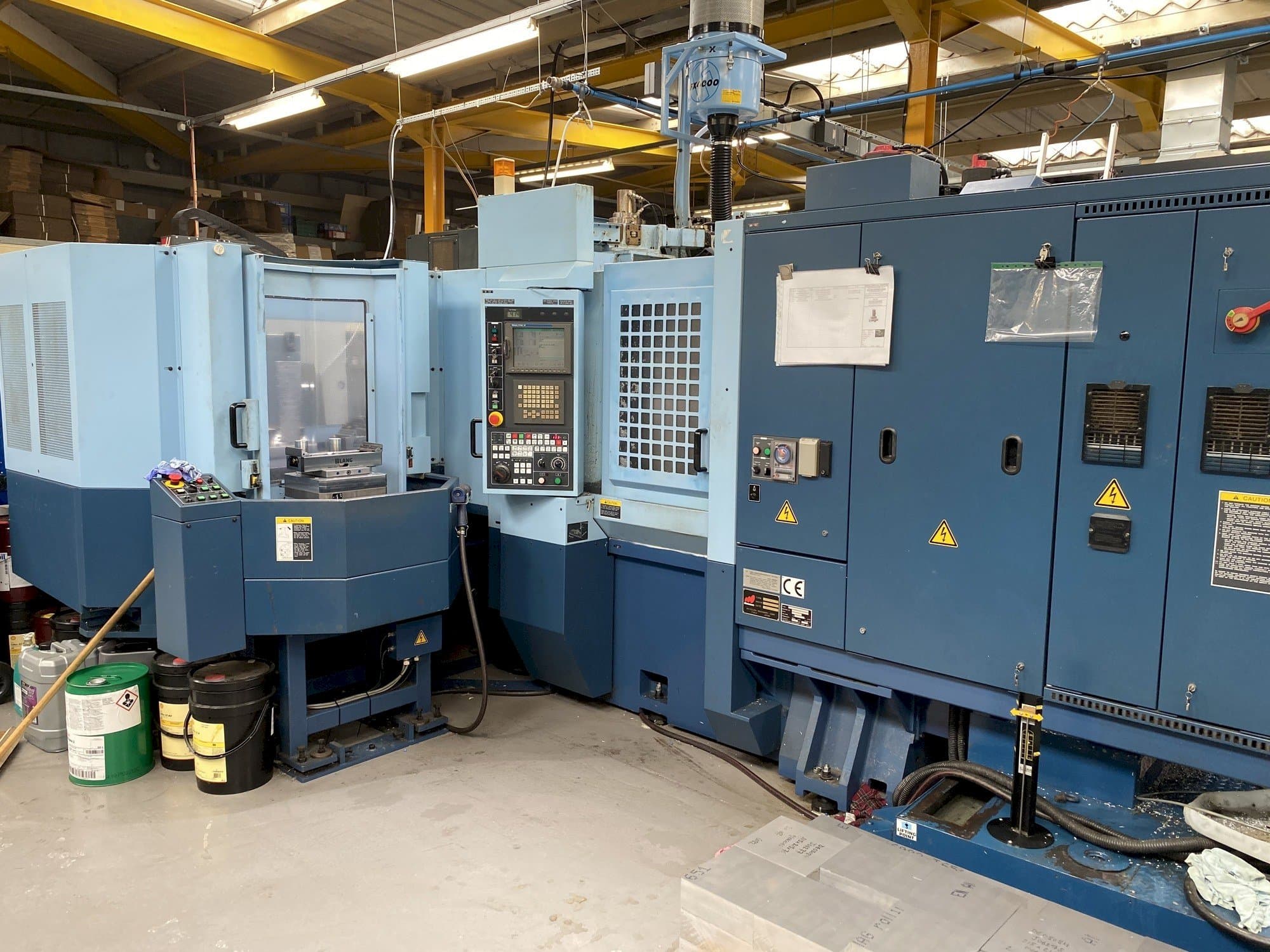 Widok z przodu maszyny Matsuura H-Plus 300