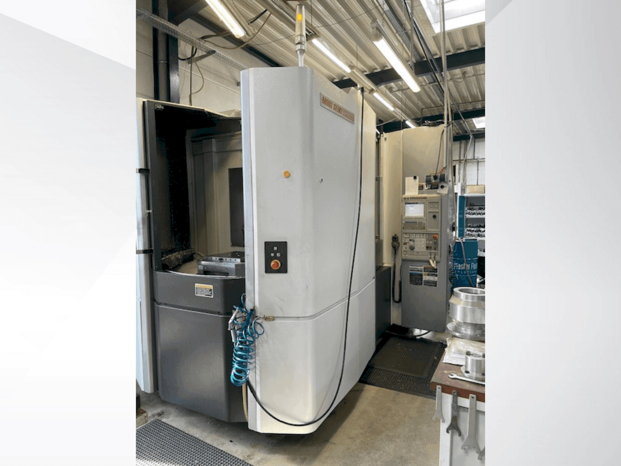 Widok z przodu maszyny MORI SEIKI NHX5 000