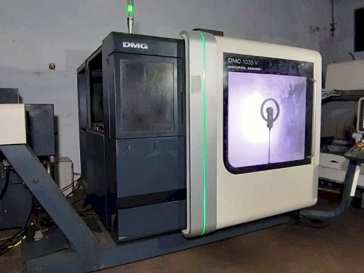 Widok z przodu maszyny DMG DMC 1035 V