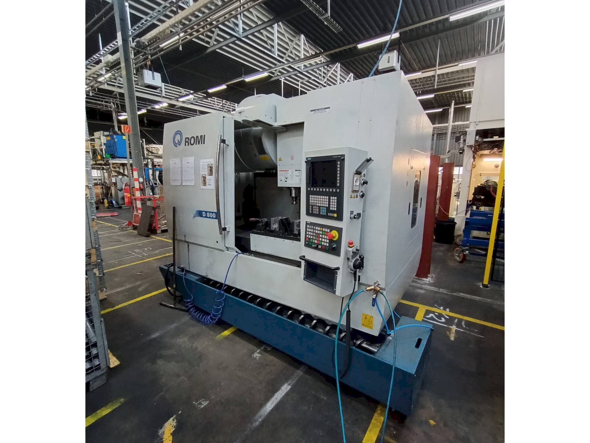 Widok z przodu maszyny Romi D800