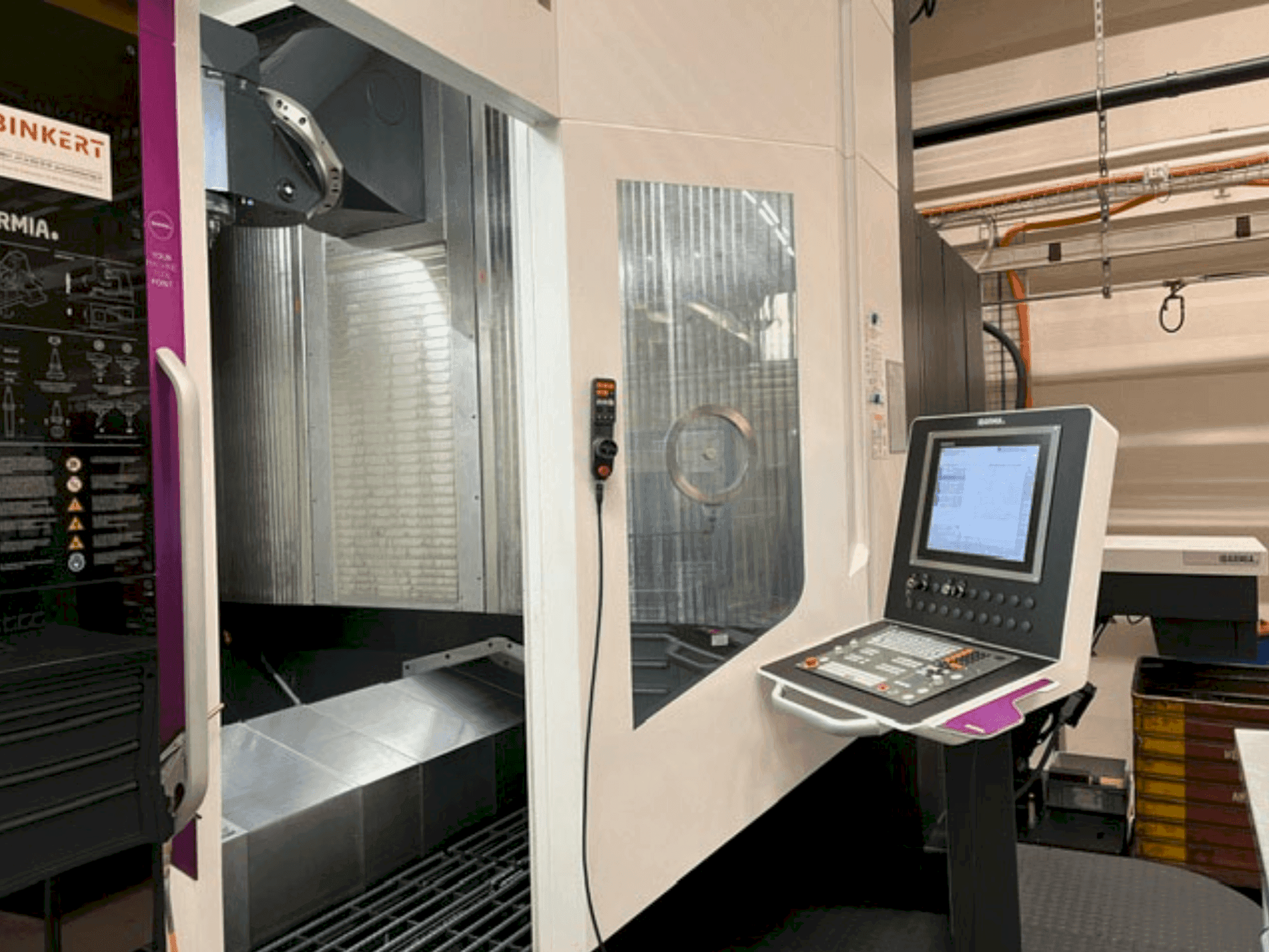 Widok z przodu maszyny IBARMIA THC 22 Extreme