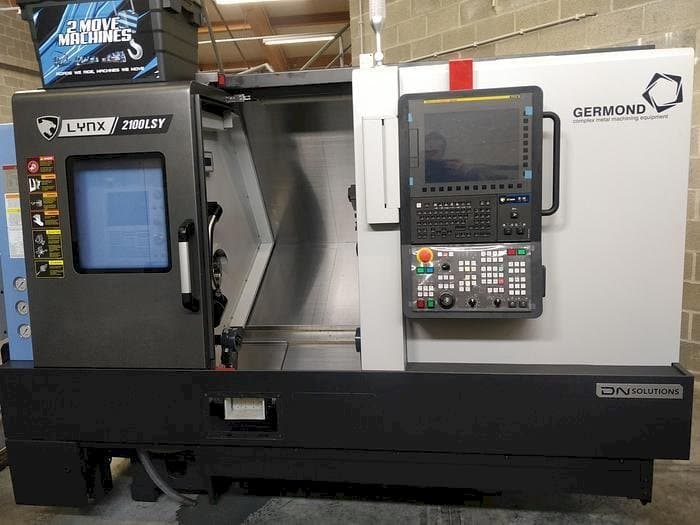 Widok z przodu maszyny DN SOLUTIONS LYNX 2100 LSYB