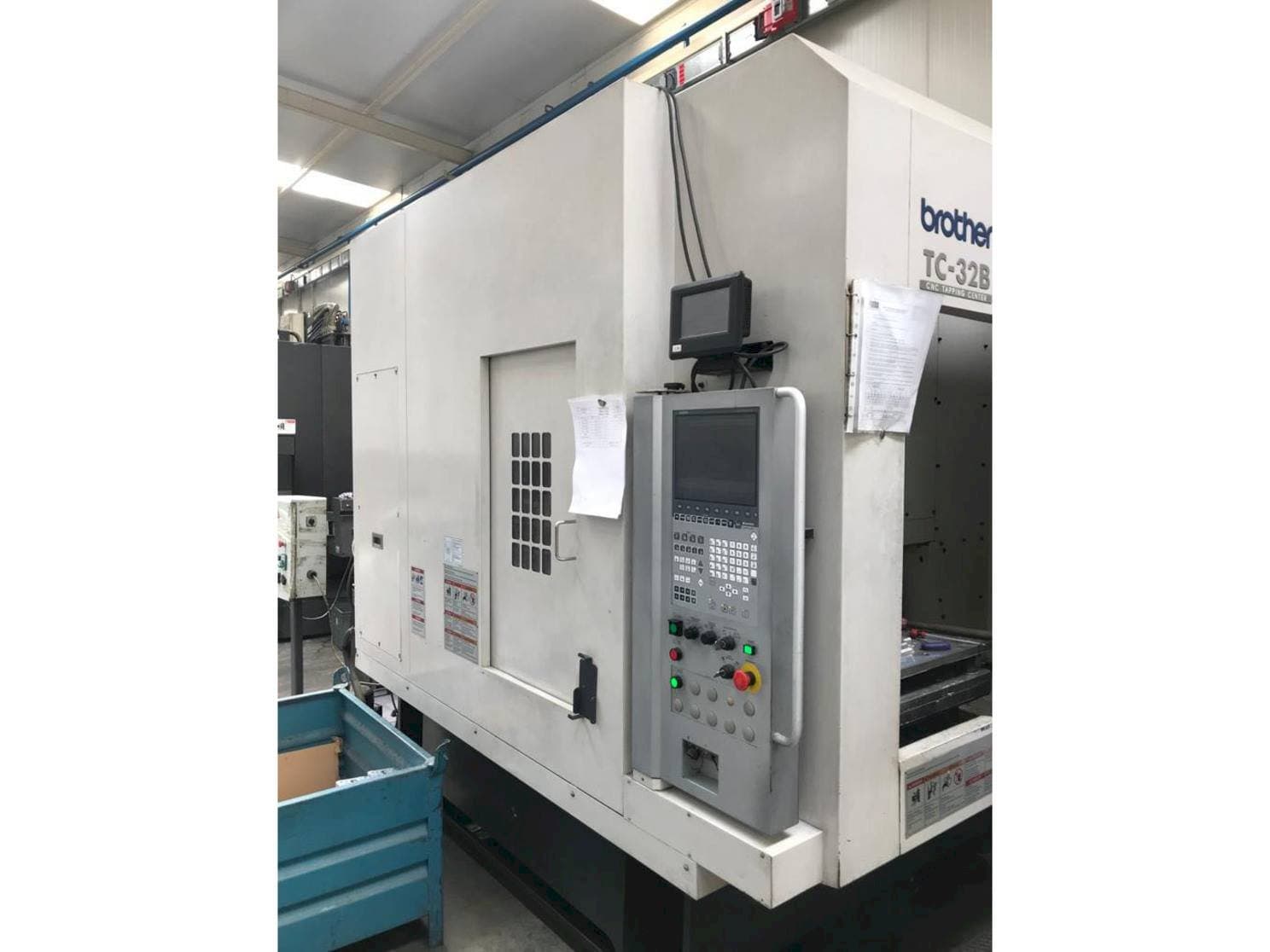 Widok z przodu maszyny Brother TC-32BN QT
