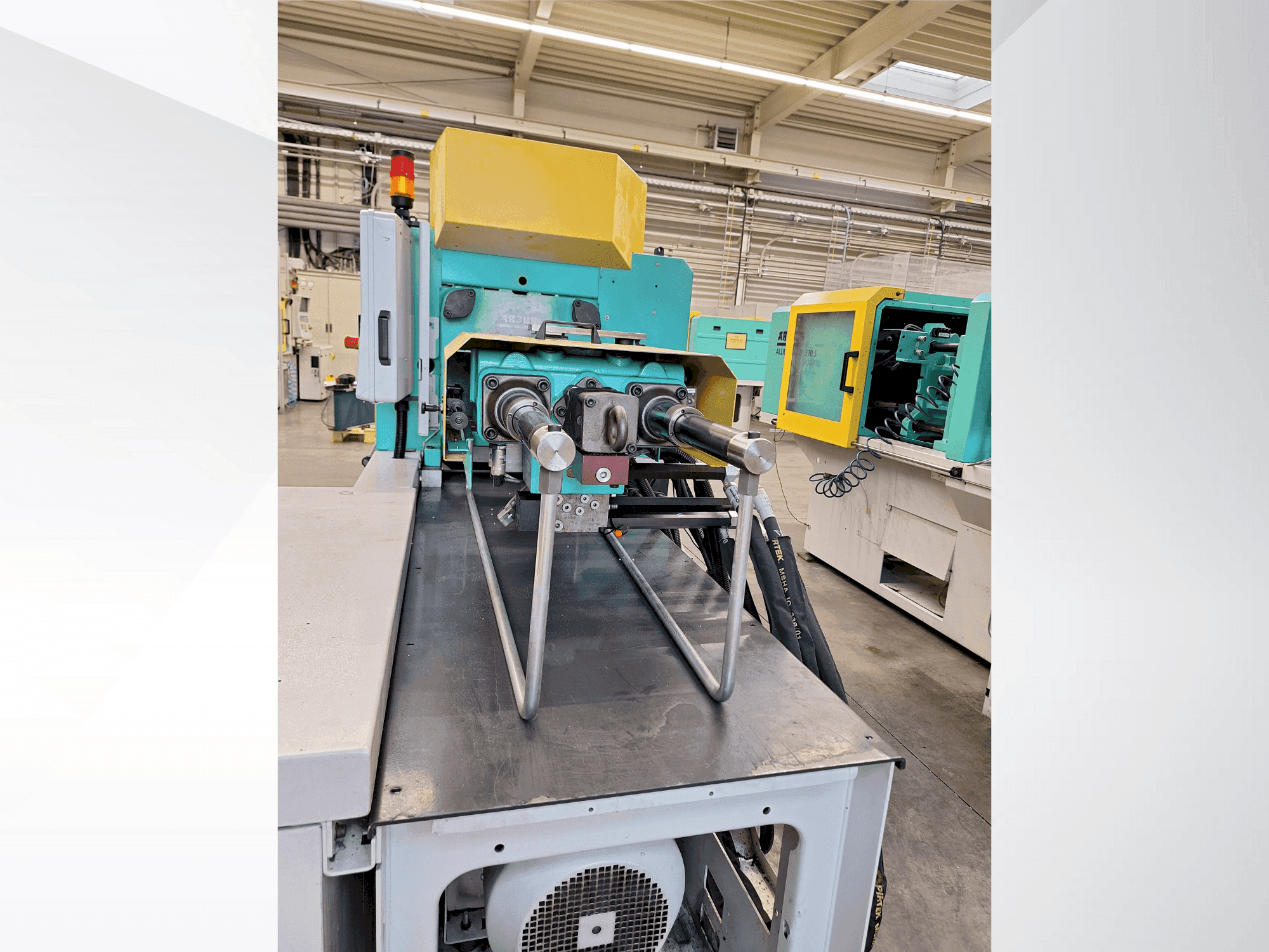 Widok z przodu maszyny Arburg 370 S 600 - 170