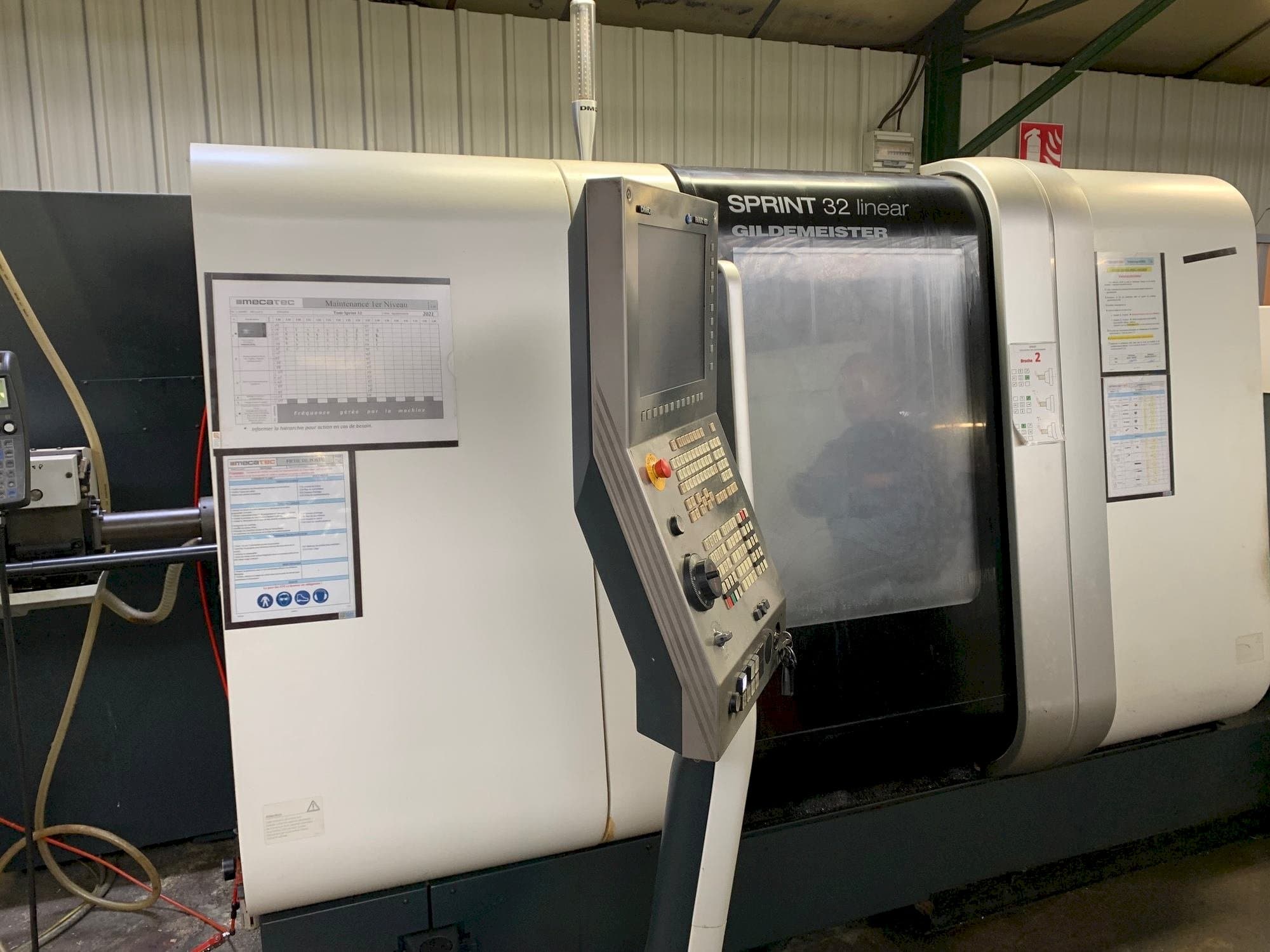 Widok z przodu maszyny DMG SPRINT 32 linear