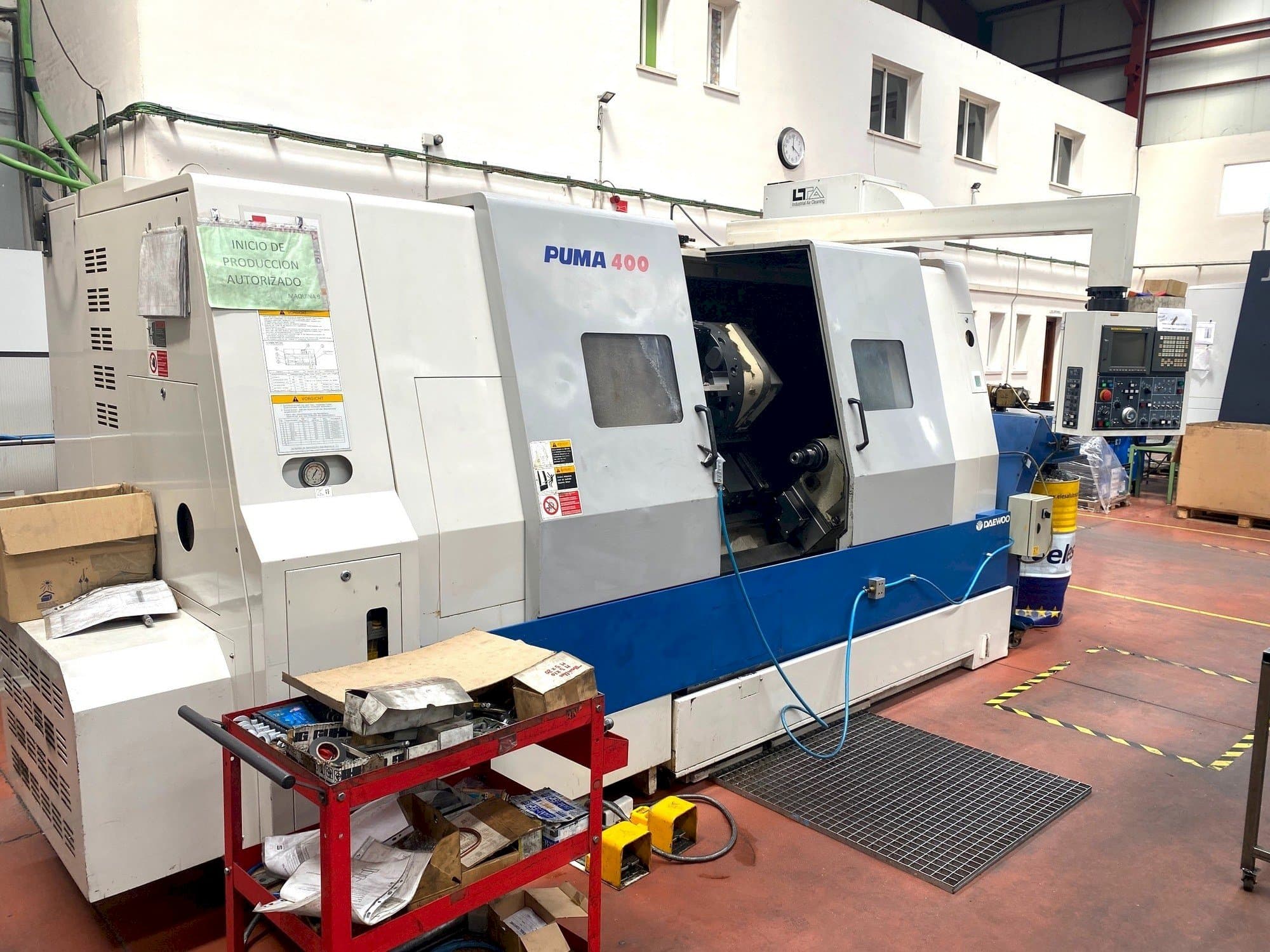 Widok z przodu maszyny DAEWOO PUMA 400