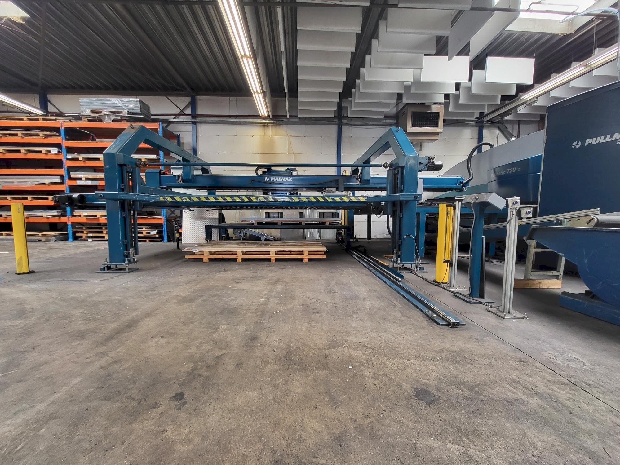 Widok z przodu maszyny Pullmax 720