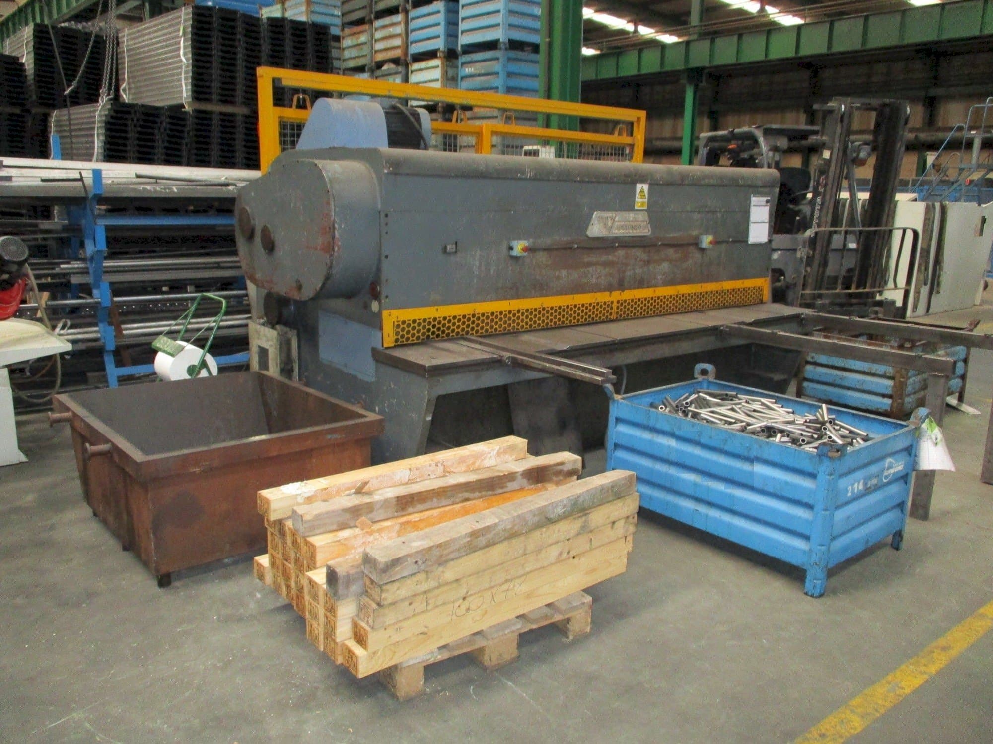 Widok z przodu maszyny Taci AC-10/30