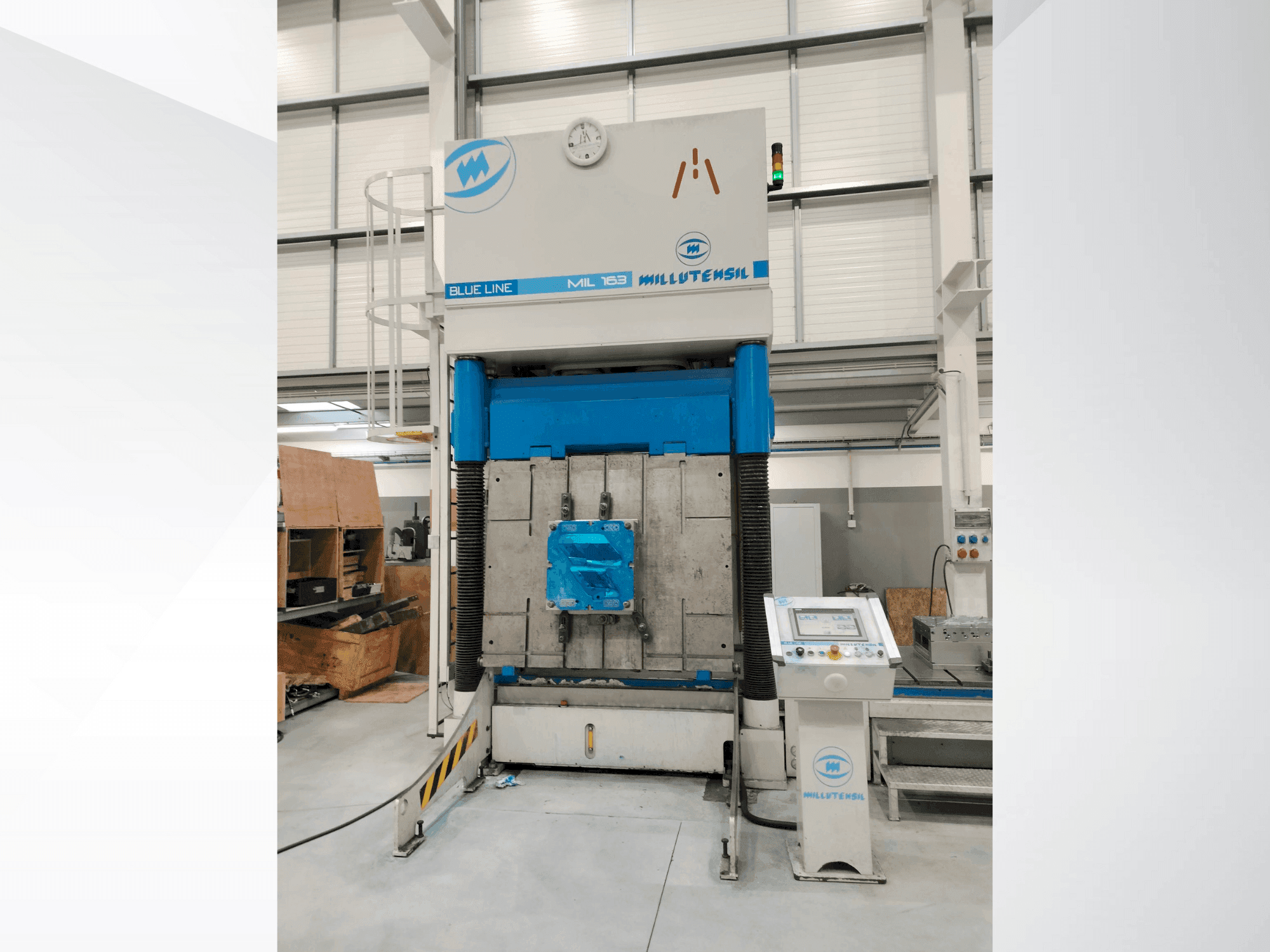 Widok z przodu maszyny MILLUTENSIL MIL 163