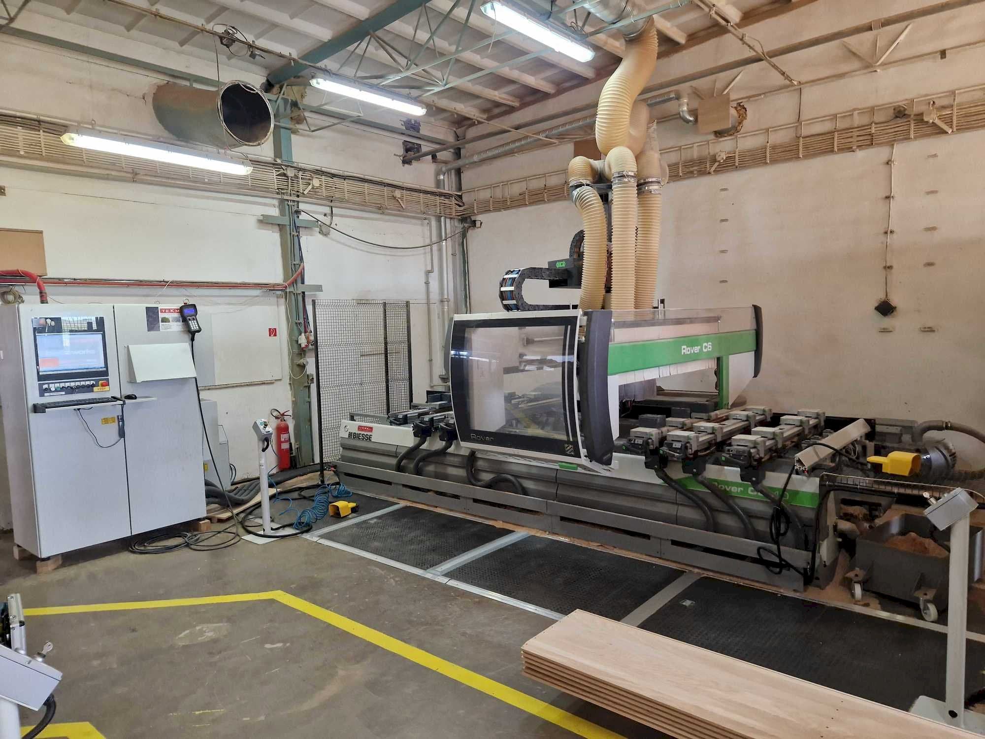 Widok z przodu maszyny BIESSE ROVER C6.40