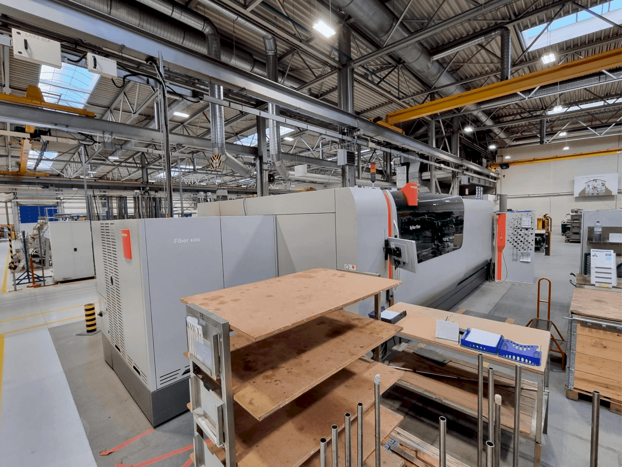 Widok z przodu maszyny Bystronic ByStar Fiber 4020 (2017)