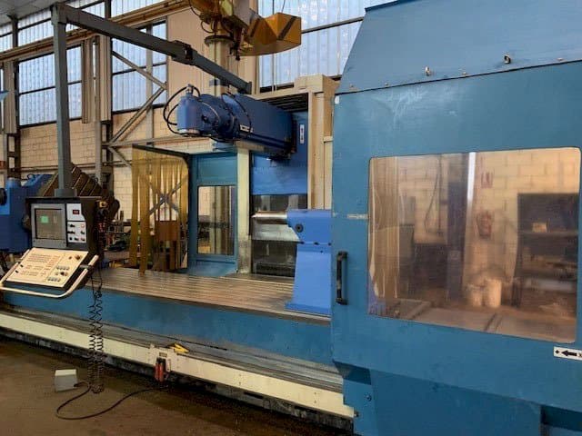 Widok z przodu maszyny Nicolas Correa A-30/50