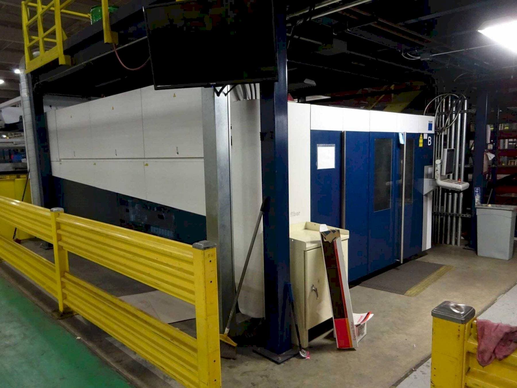 Widok z przodu maszyny Trumpf TruLaser 5040 Fiber