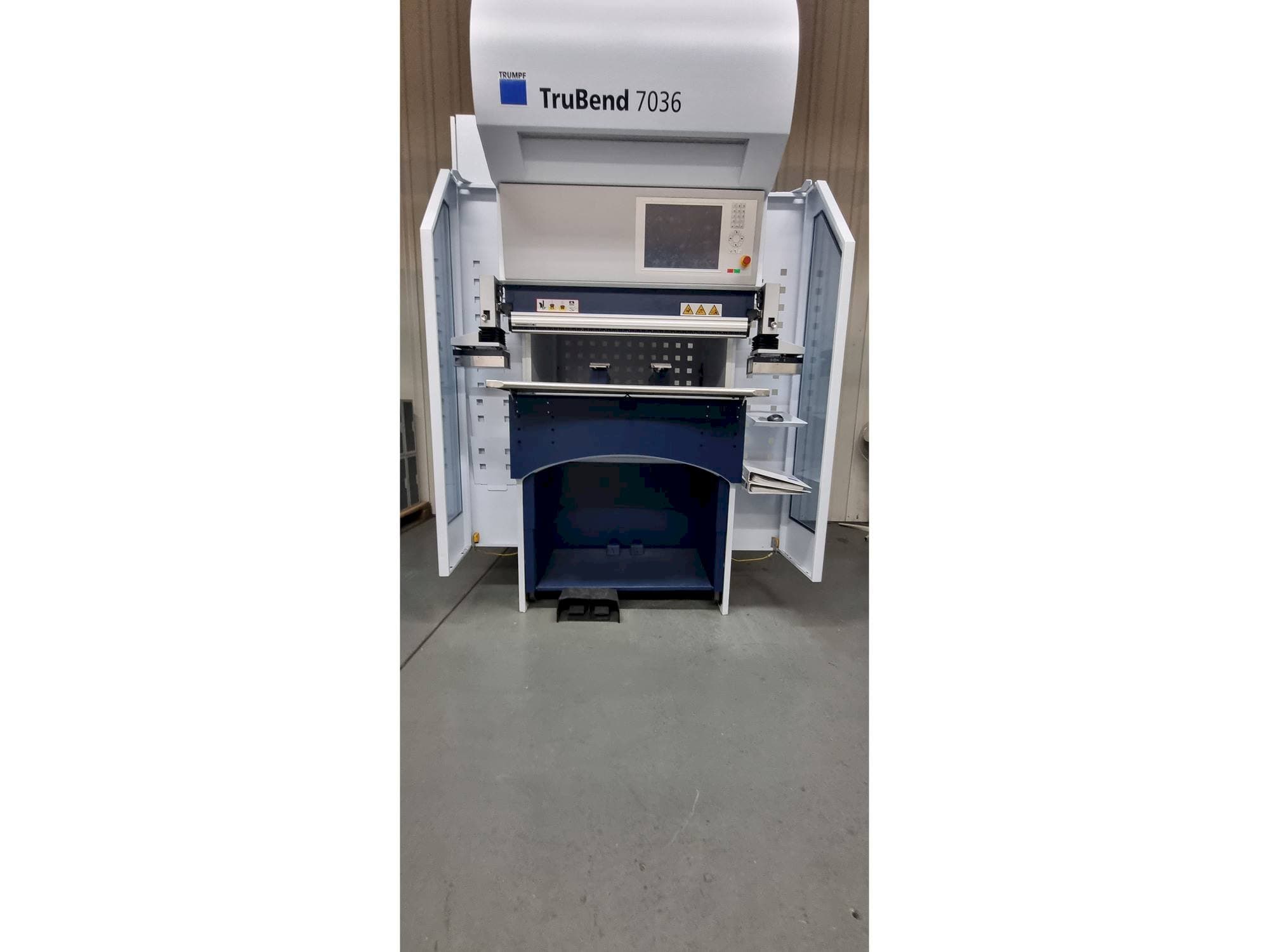 Widok z przodu maszyny TRUMPF TruBend 7036