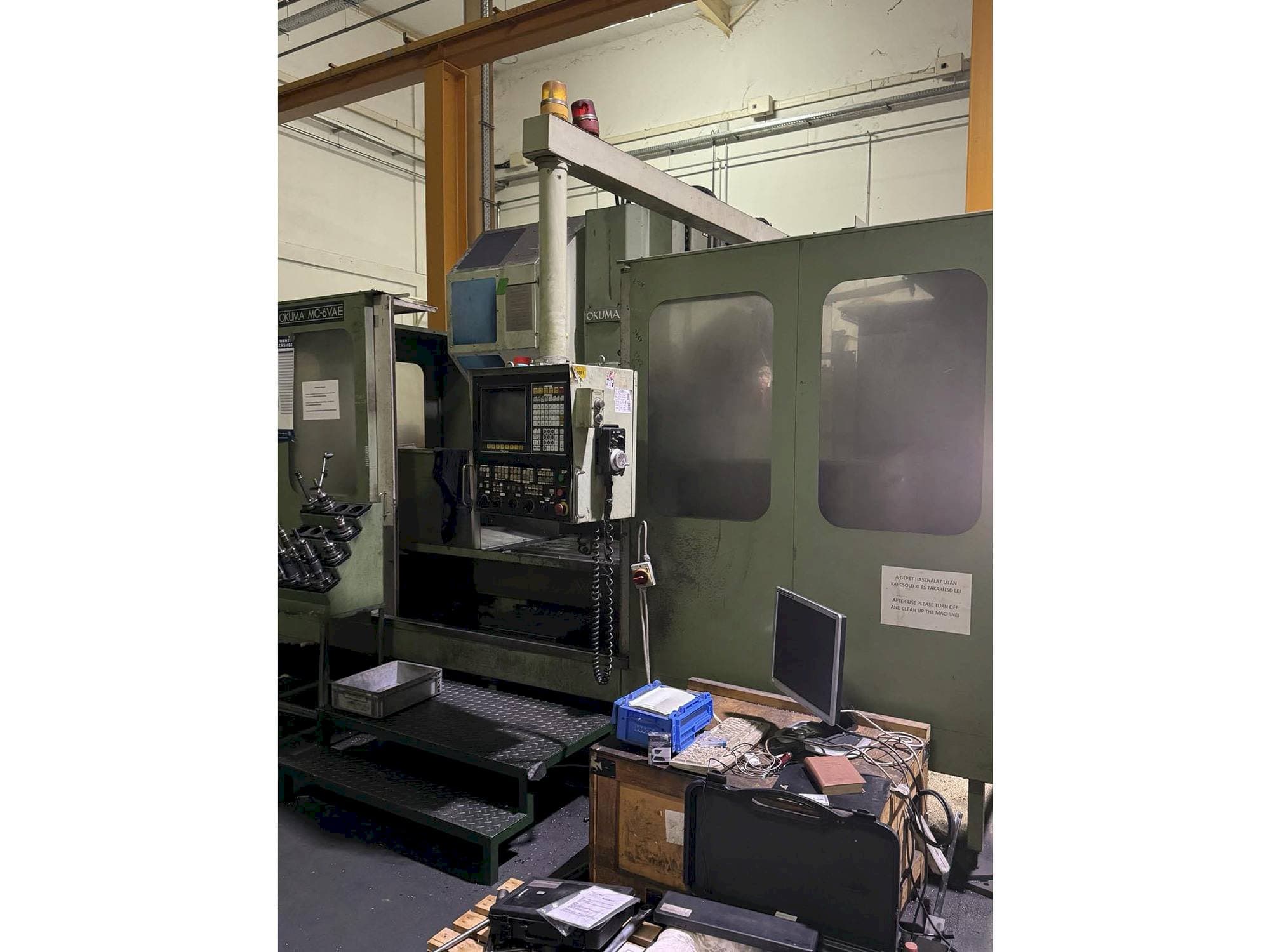 Widok z przodu maszyny Okuma MC - 6VAE