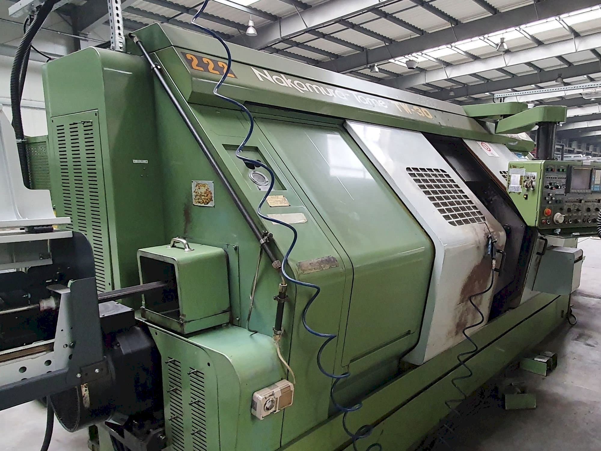 Widok z przodu maszyny NAKAMURA-TOME TW-30