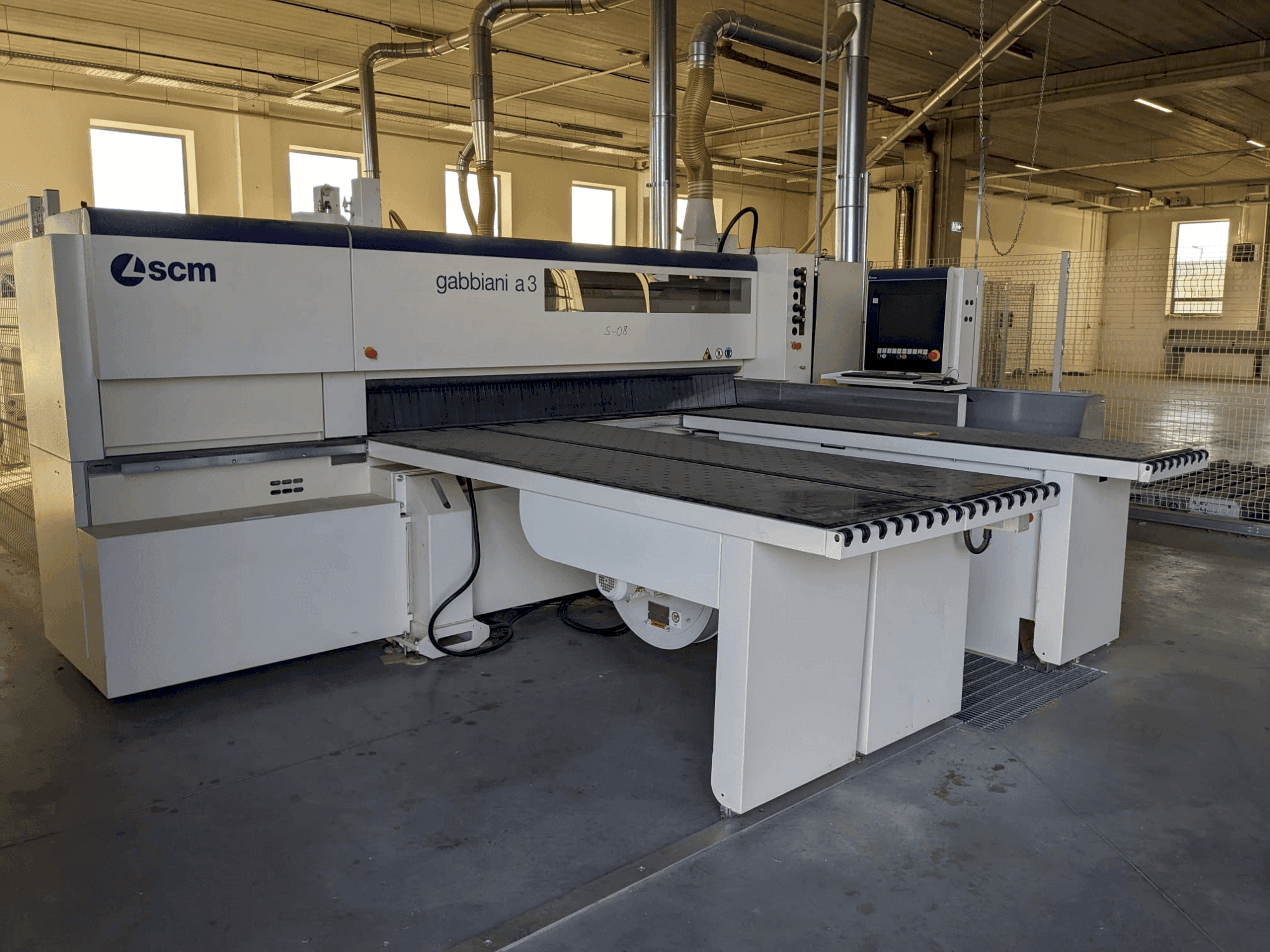Widok z przodu maszyny SCM Gabbiani A3 130