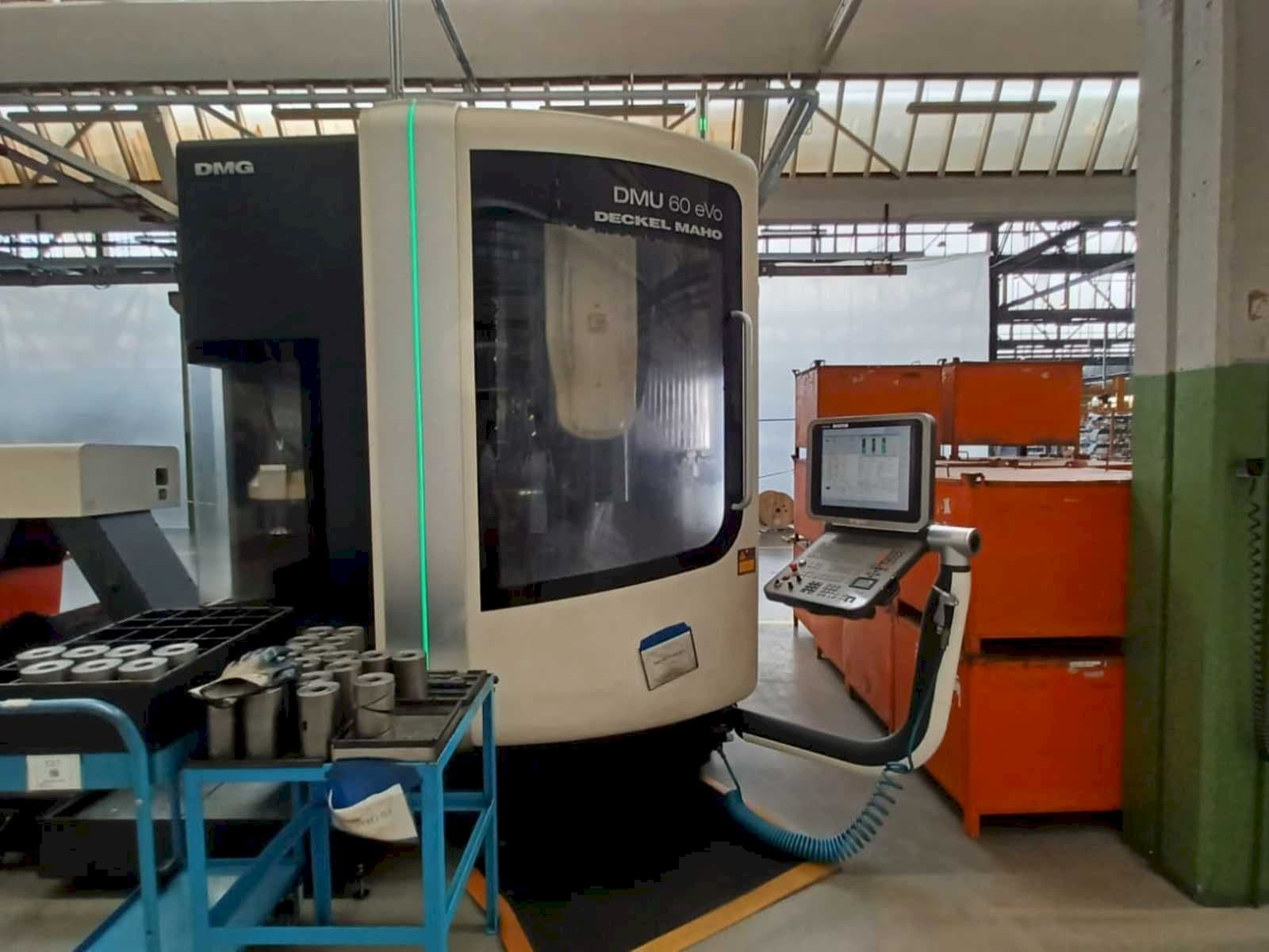 Widok z przodu maszyny DMG MORI DMU 60 evo